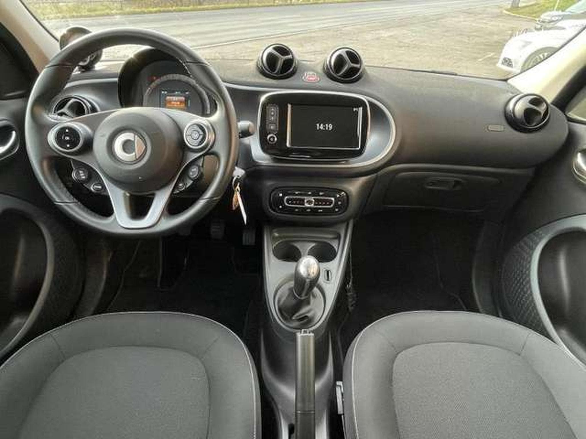 smart forFour PASSION 1.0 essence (2019) - Photo 13