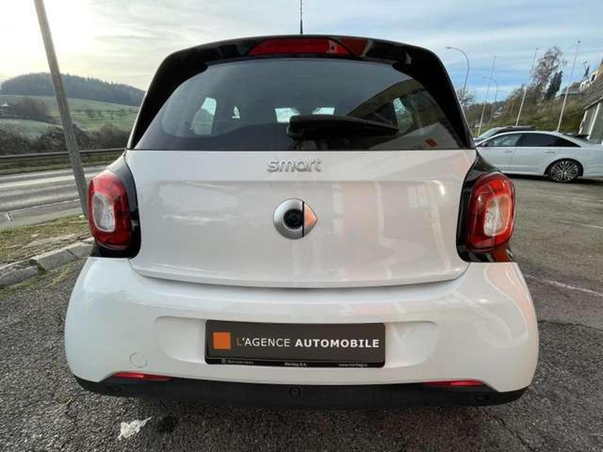 smart forFour PASSION 1.0 essence (2019) - Photo 8