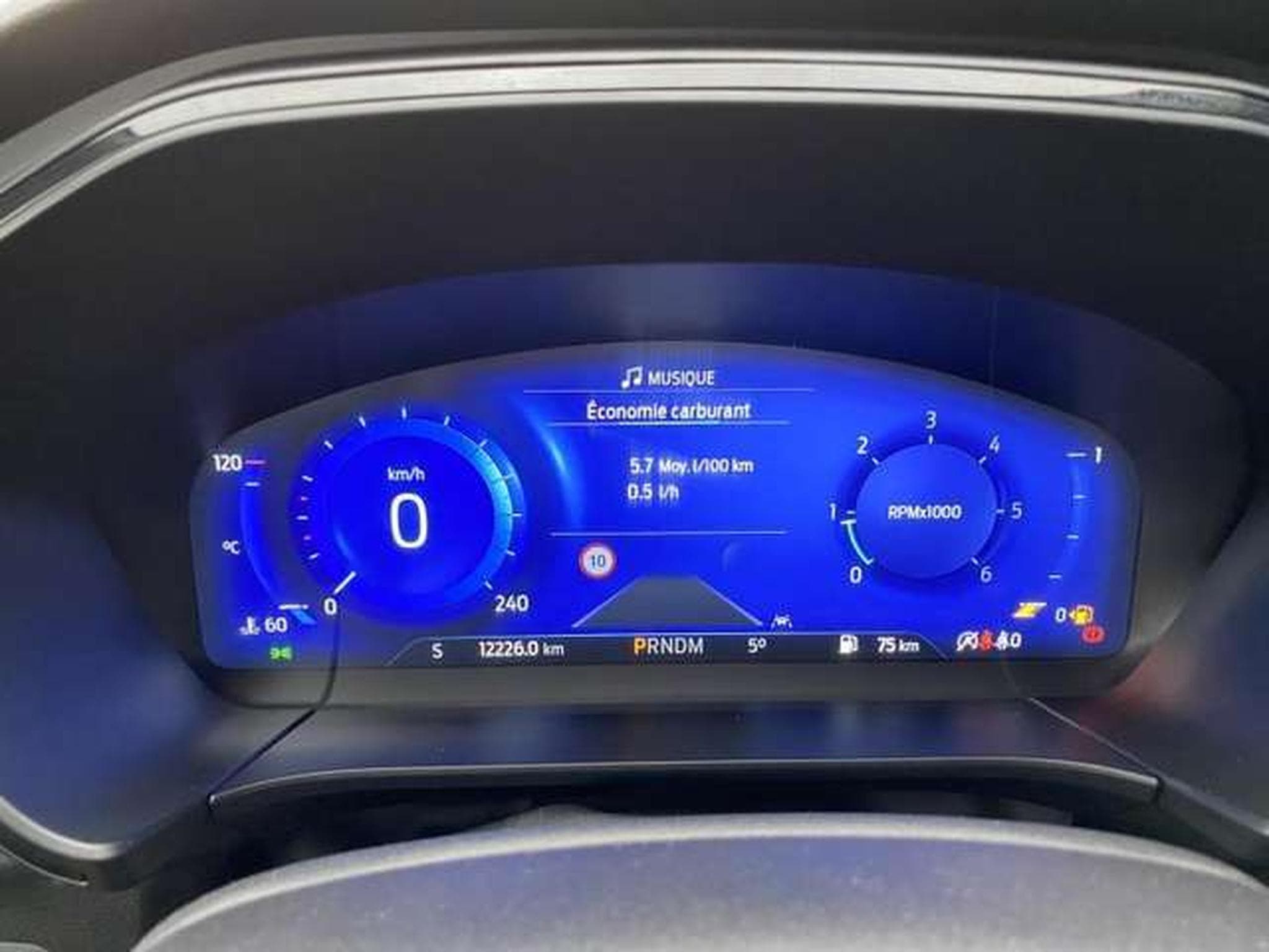 Ford Kuga 2.0 D EcoBlue ST Line -JUSQU'A 48 MOIS DE GARANTIE (2024) - Photo 11