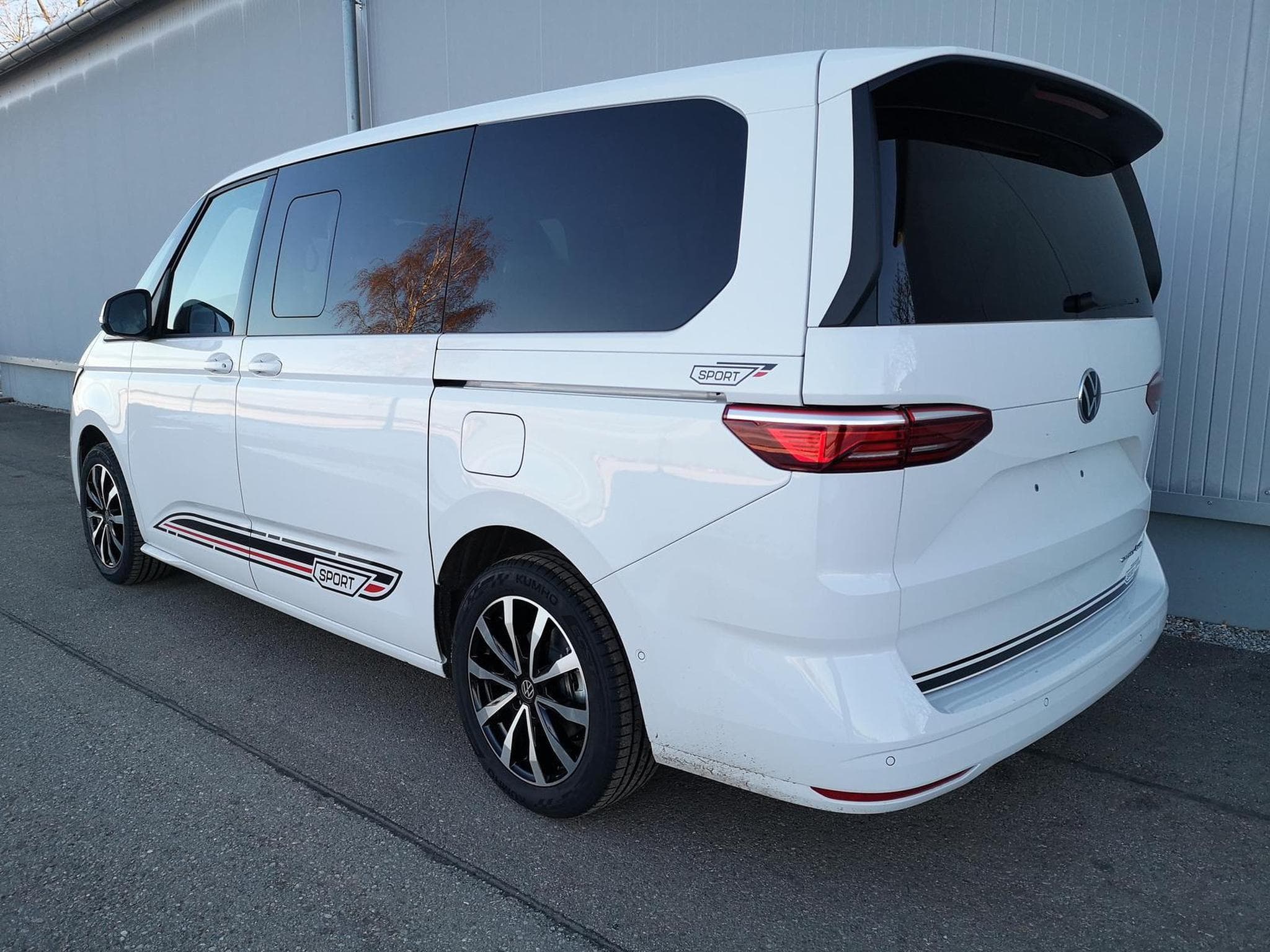 VW T7 Sport Edition (2025) - Photo 2