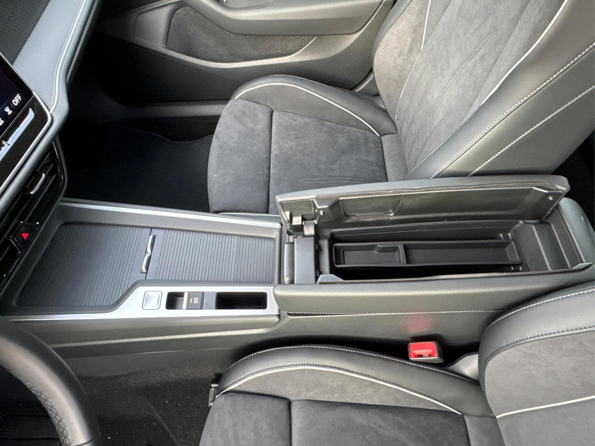 VW Passat Variant Business (2025) - Photo 19
