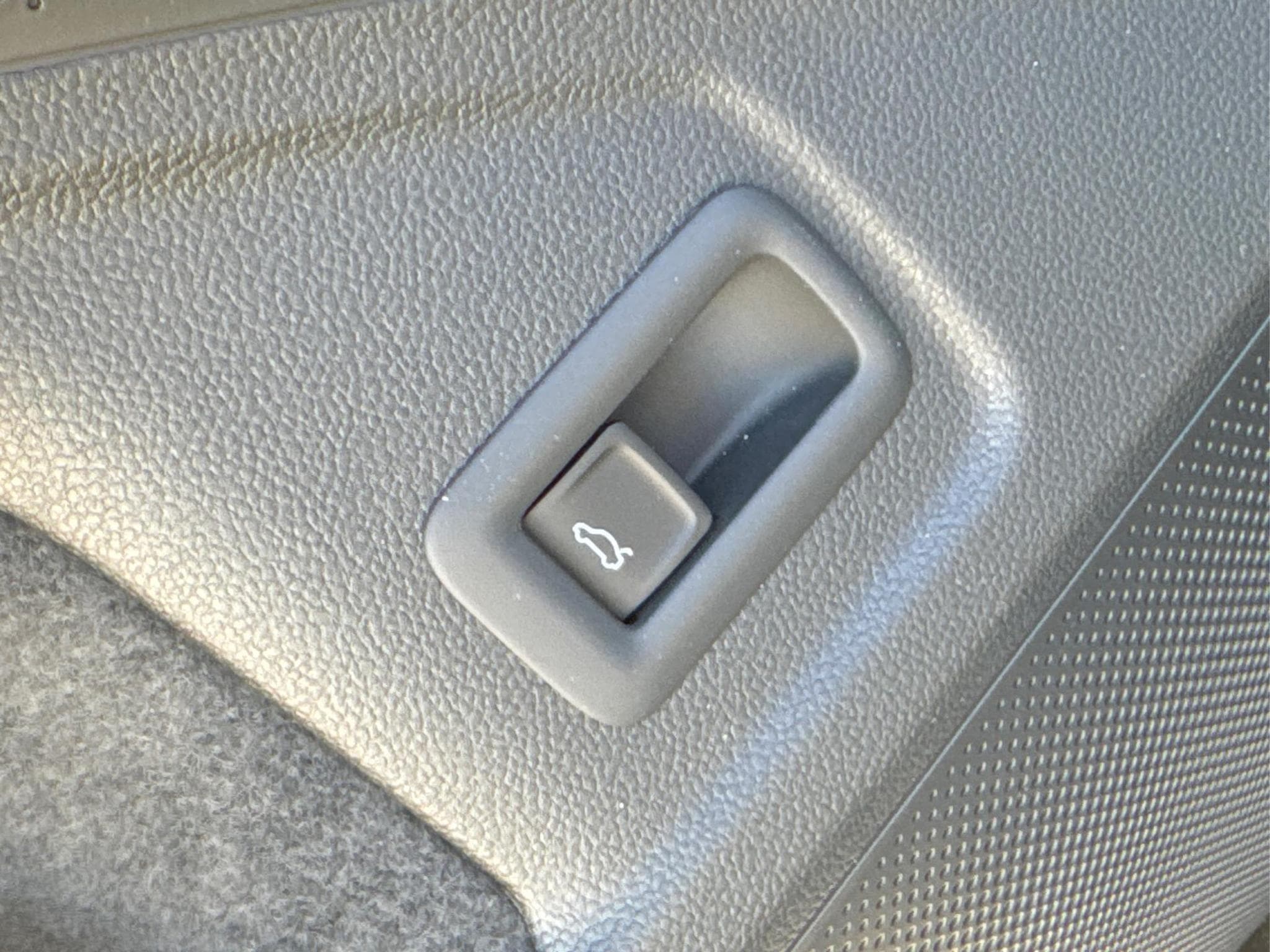 VW Passat Variant Elegance (2025) - Photo 18