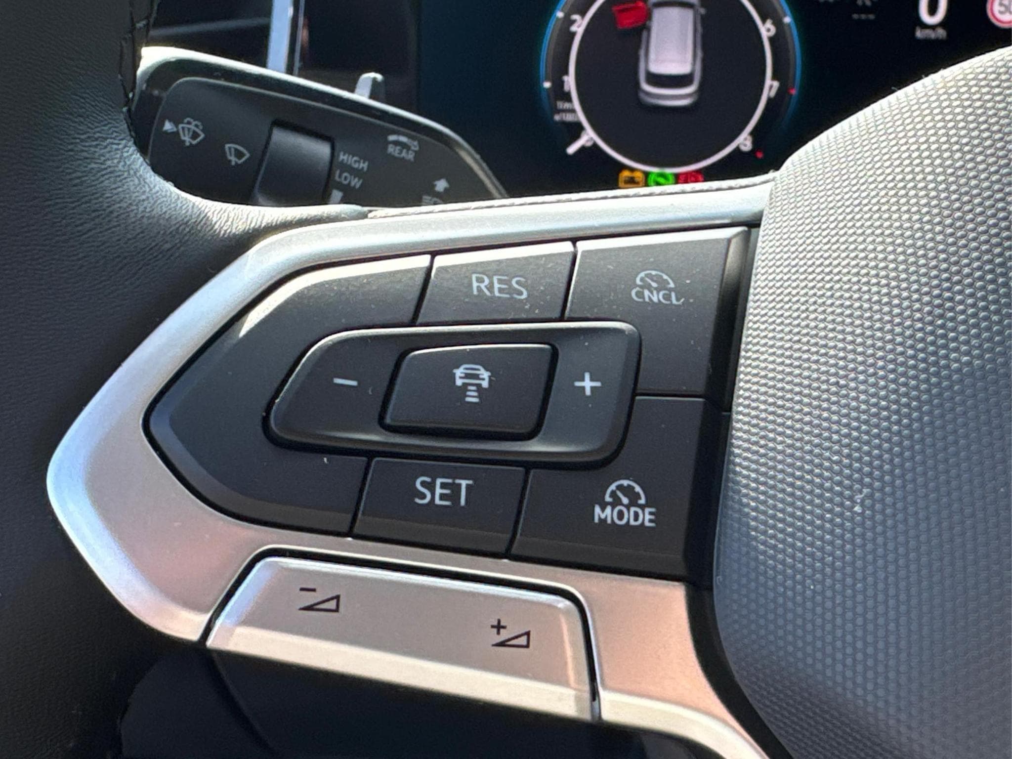 VW Passat Variant Elegance (2025) - Photo 23