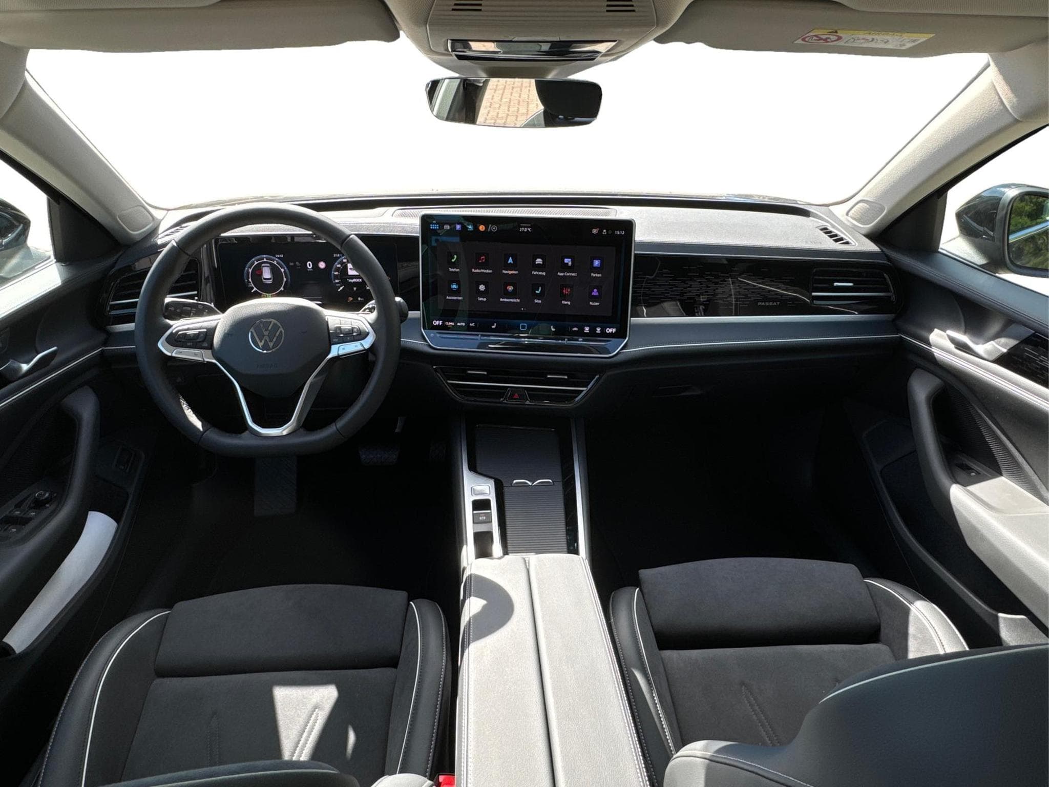 VW Passat Variant Elegance (2025) - Photo 7