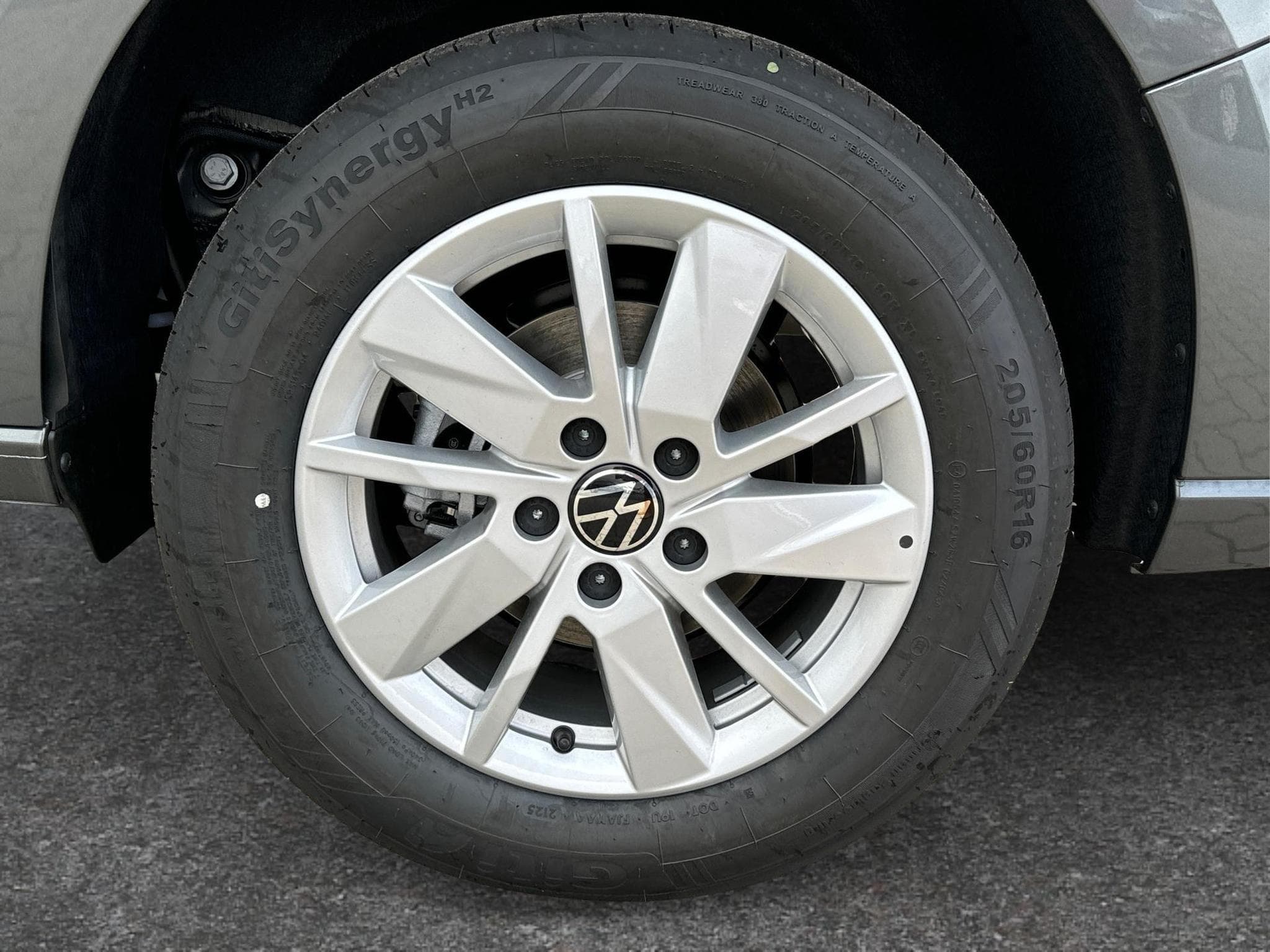 VW Caddy LIFE (2025) - Photo 12