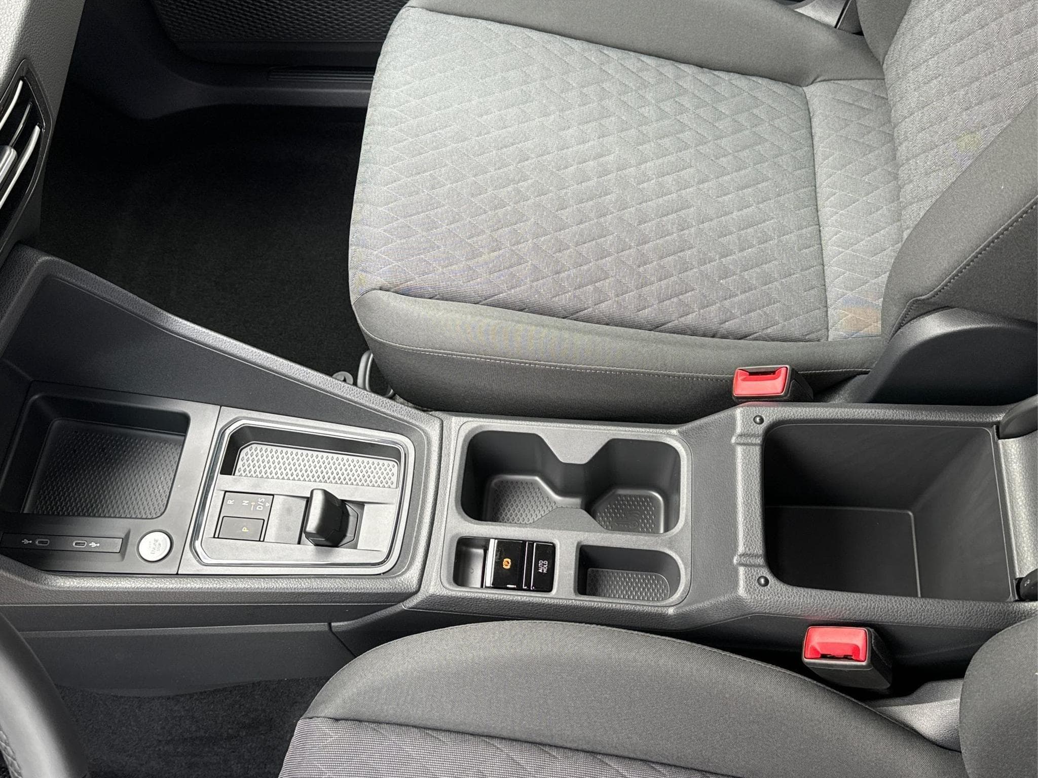 VW Caddy LIFE (2025) - Photo 13