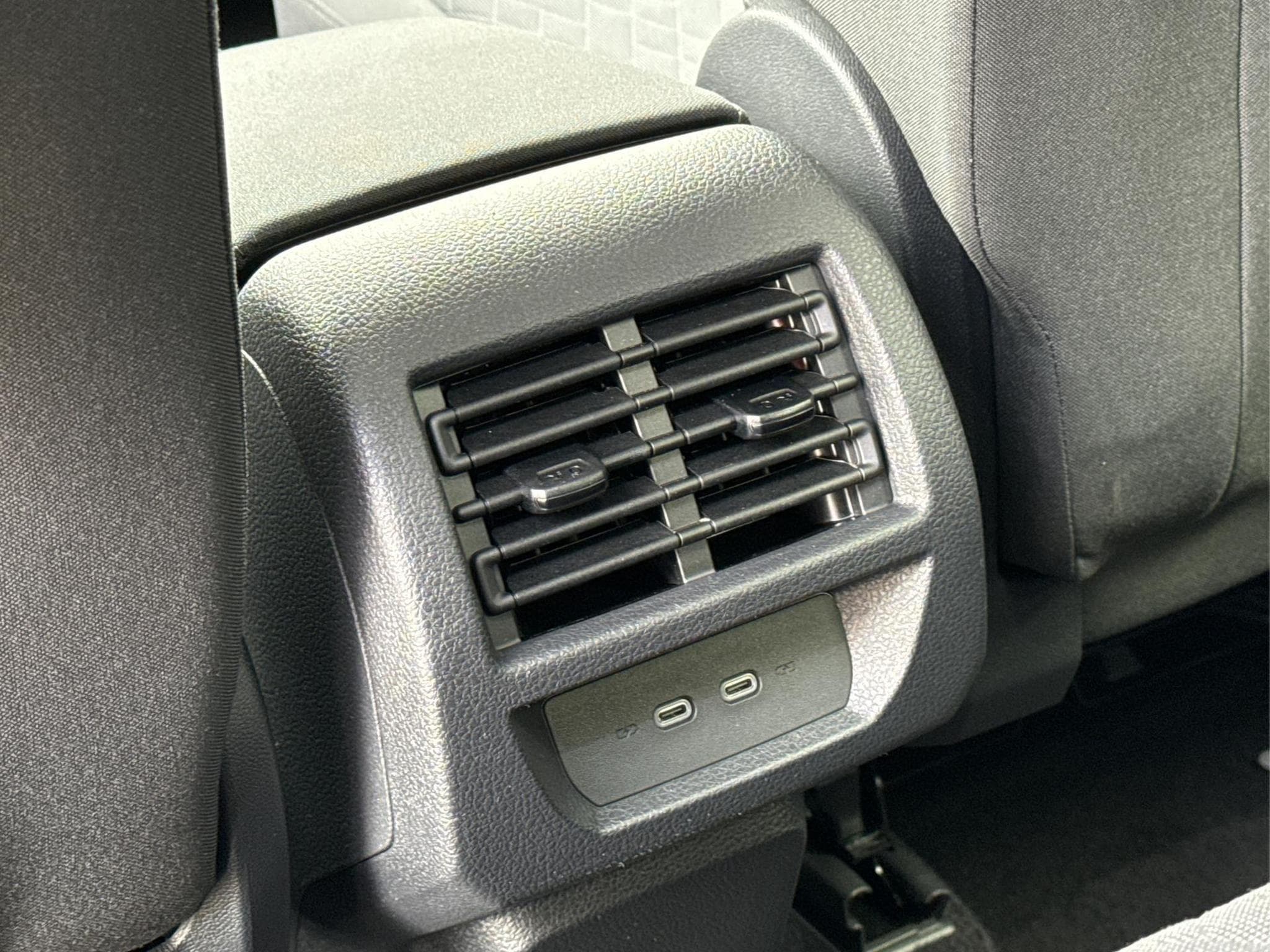 VW Caddy LIFE (2025) - Photo 16