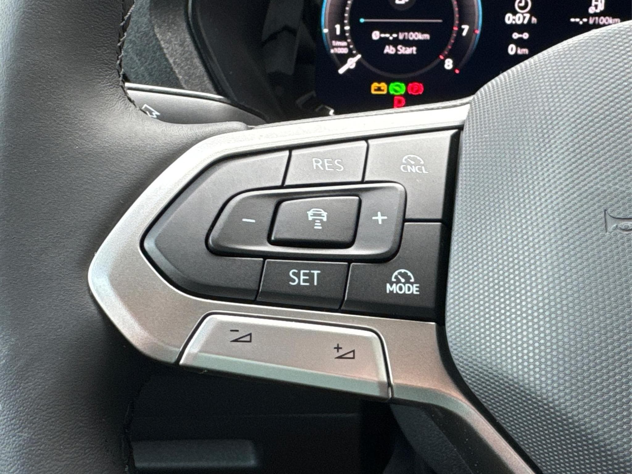 VW Caddy LIFE (2025) - Photo 22