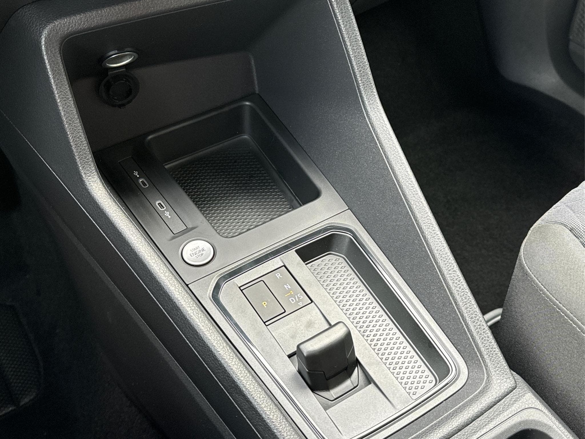VW Caddy LIFE (2025) - Photo 24
