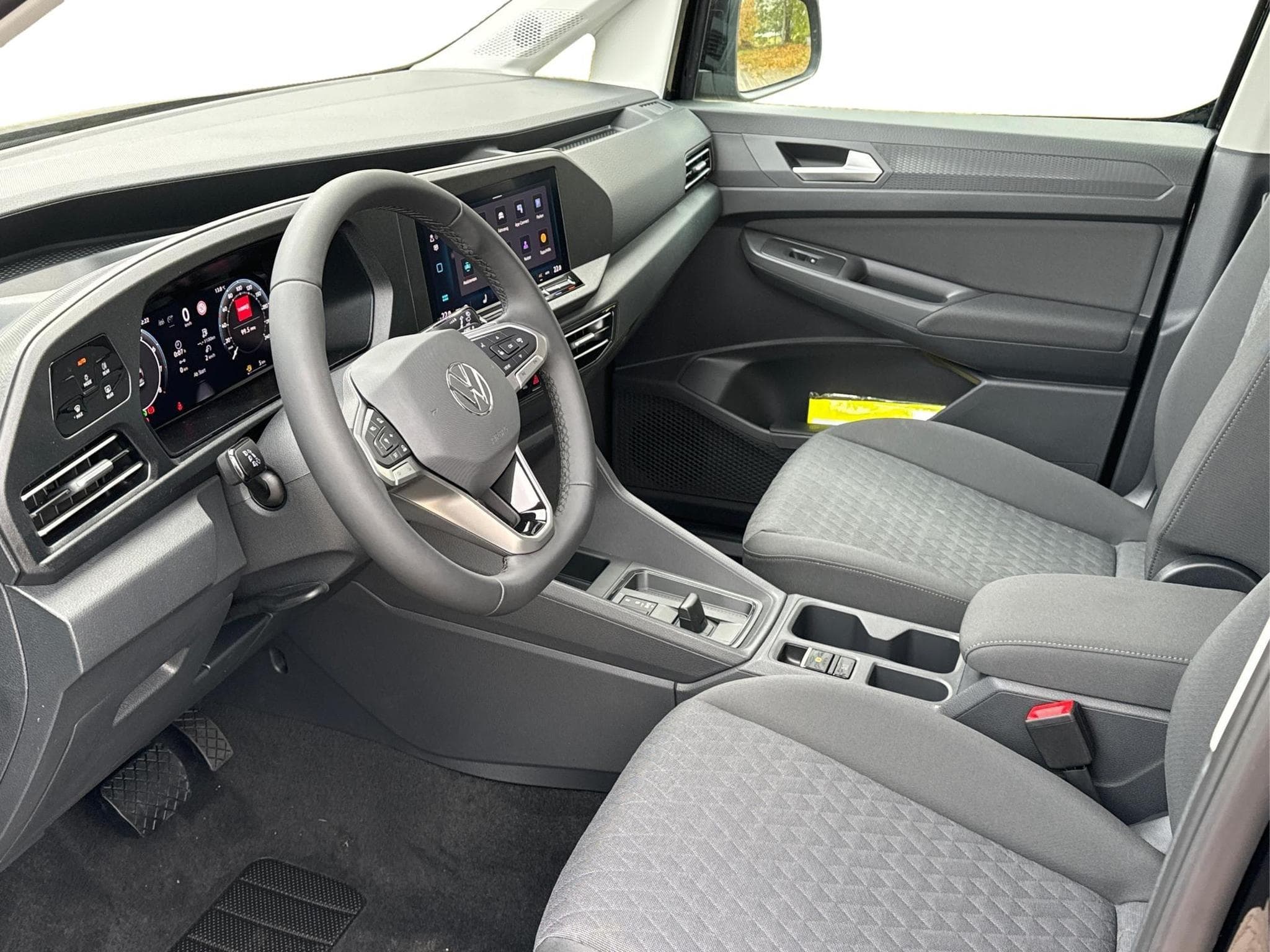 VW Caddy LIFE (2025) - Photo 9