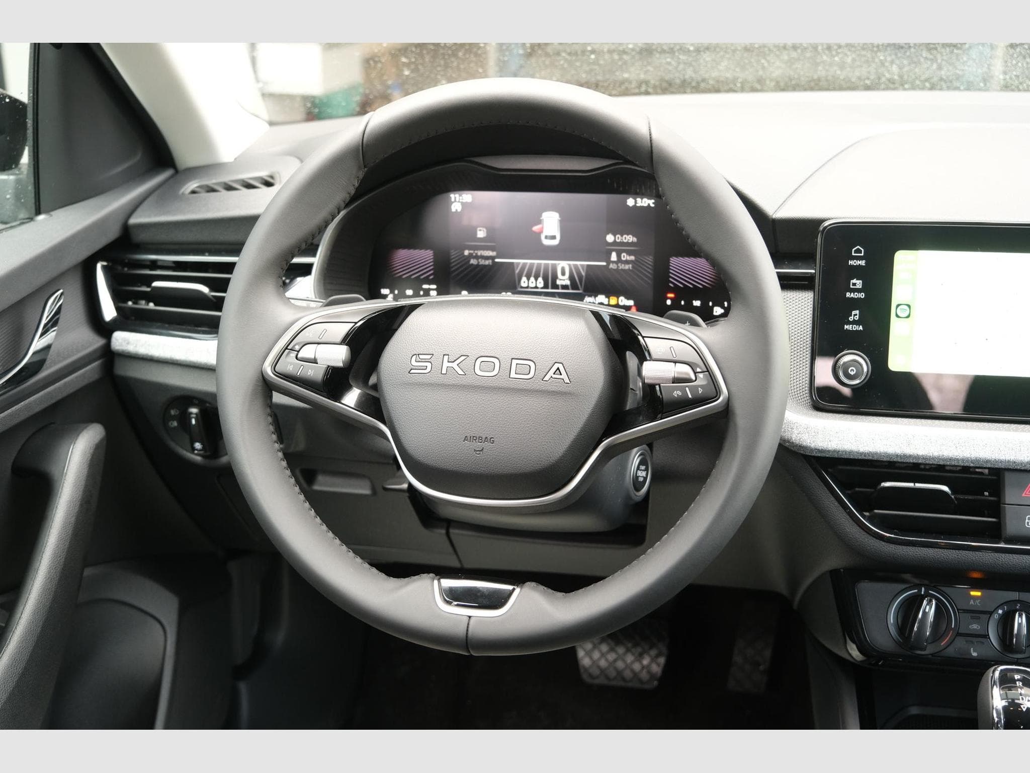 Skoda Scala 1.0 TSI DSG (2025) - Photo 11