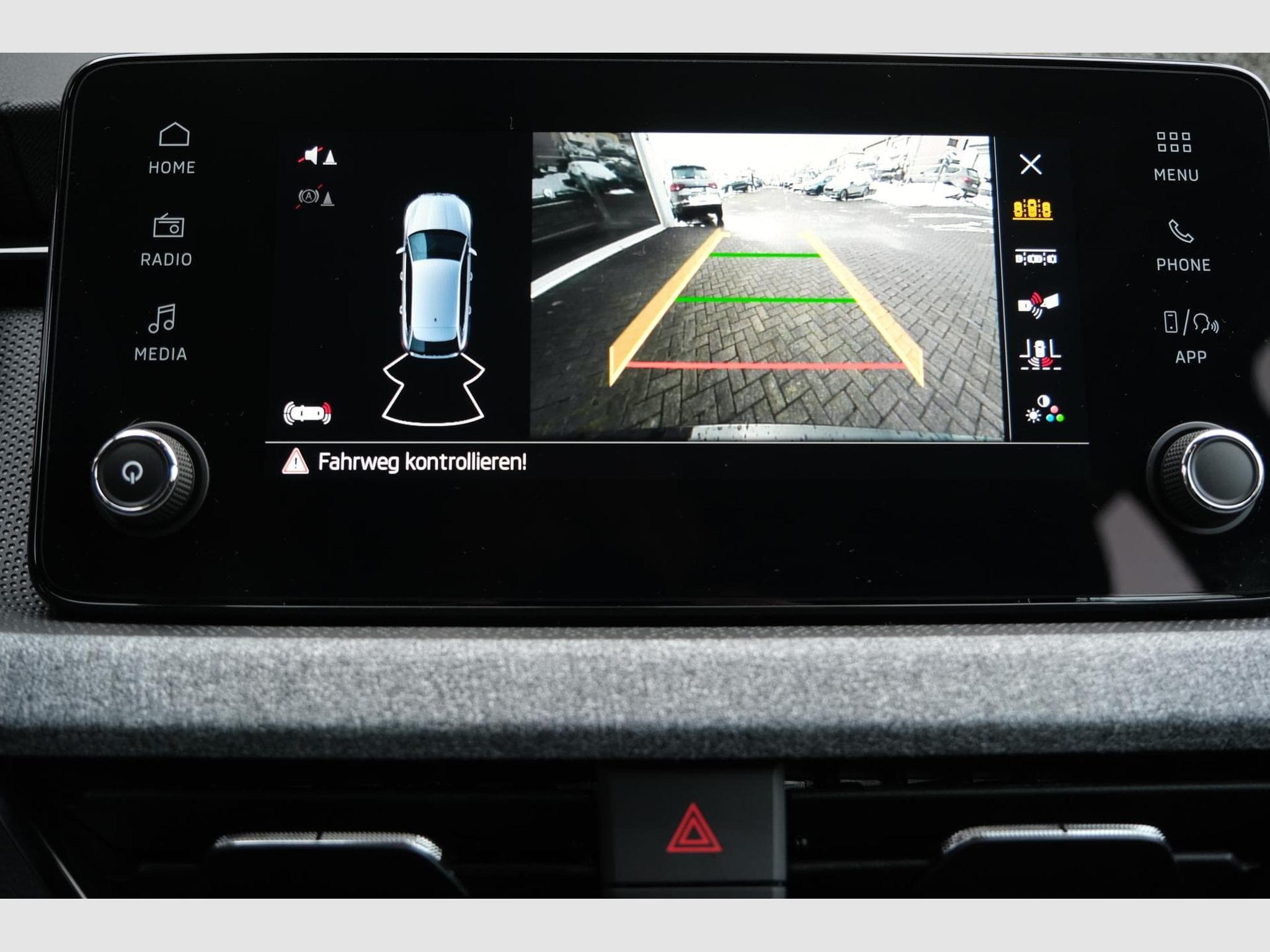 Skoda Scala 1.0 TSI DSG (2025) - Photo 15