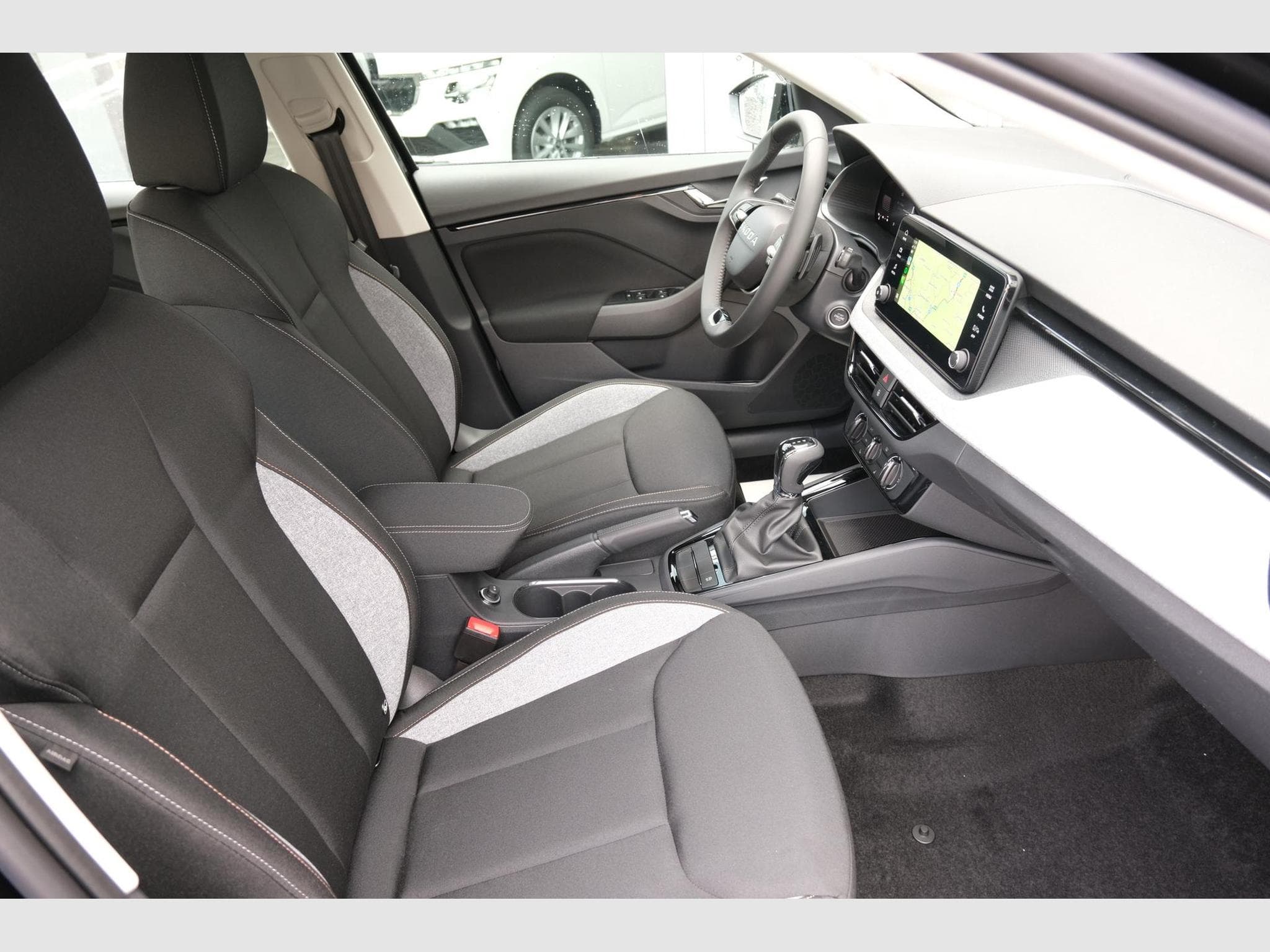 Skoda Scala 1.0 TSI DSG (2025) - Photo 7