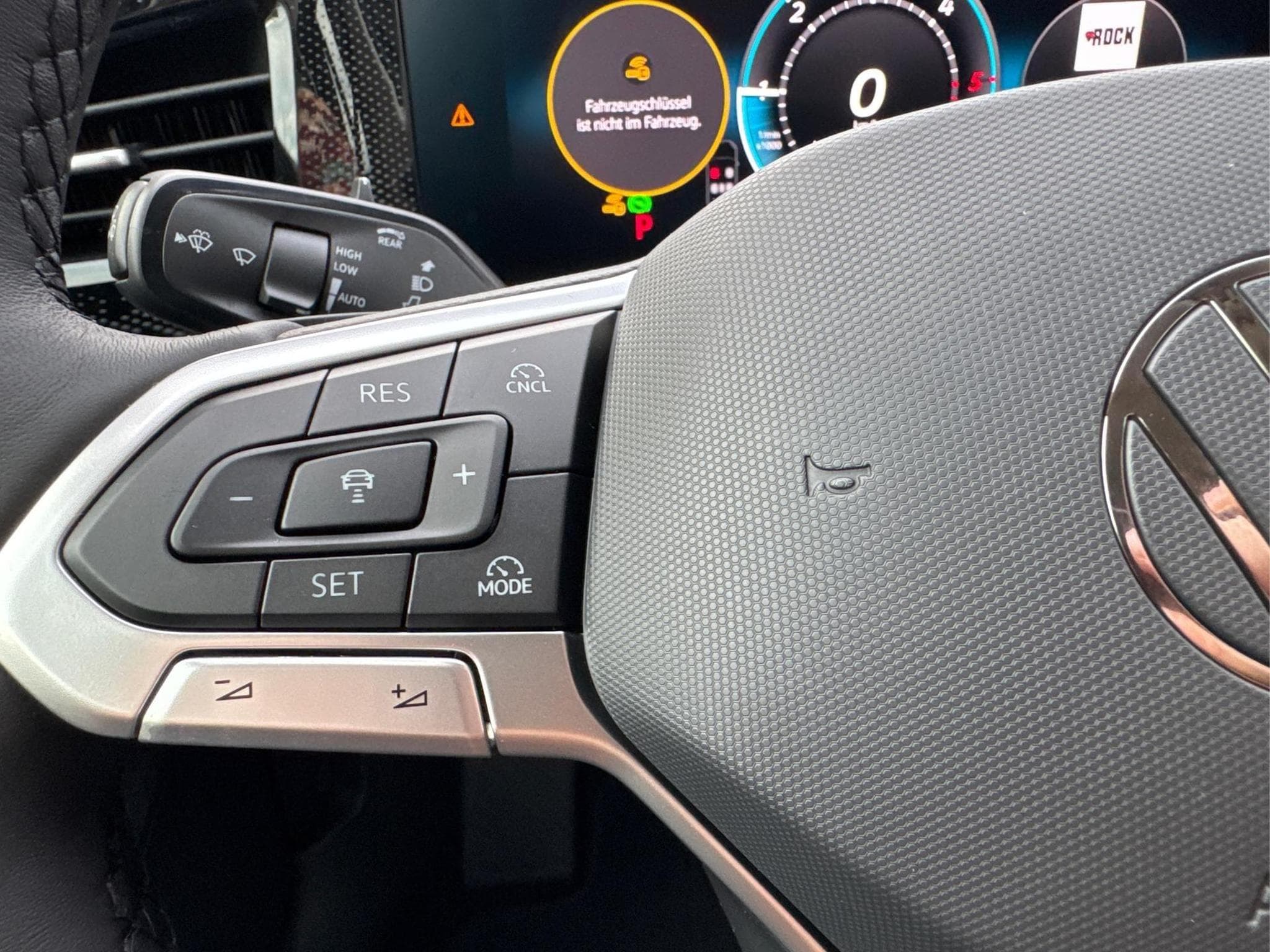 VW Passat Variant Business (2025) - Photo 12