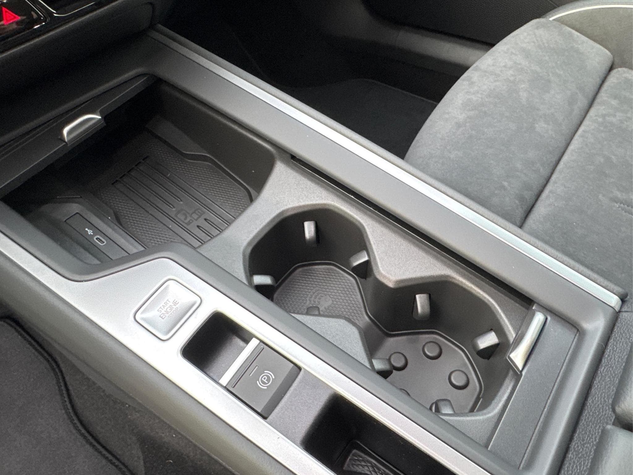 VW Passat Variant Business (2025) - Photo 23