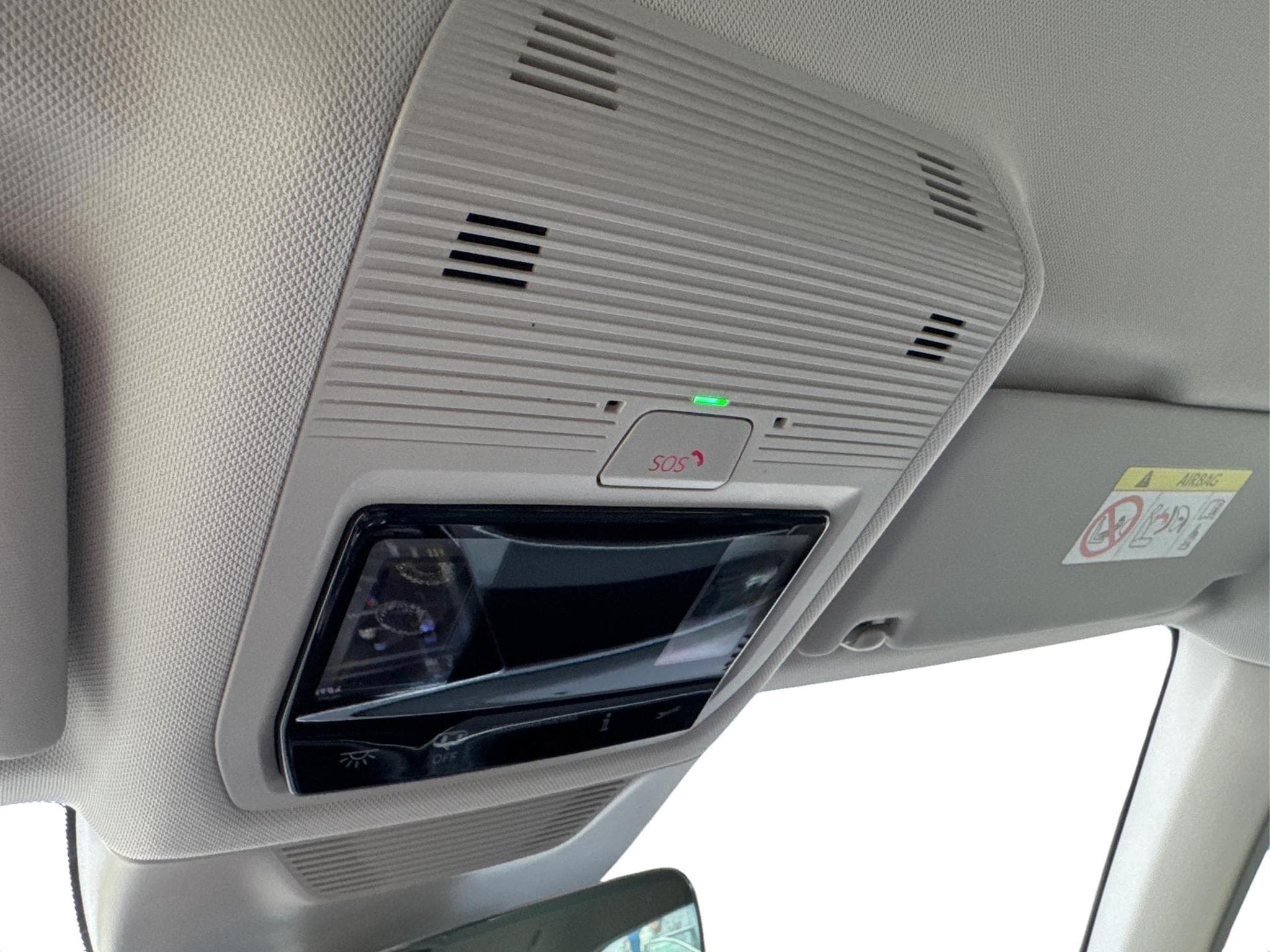 VW Passat Variant Business (2025) - Photo 25