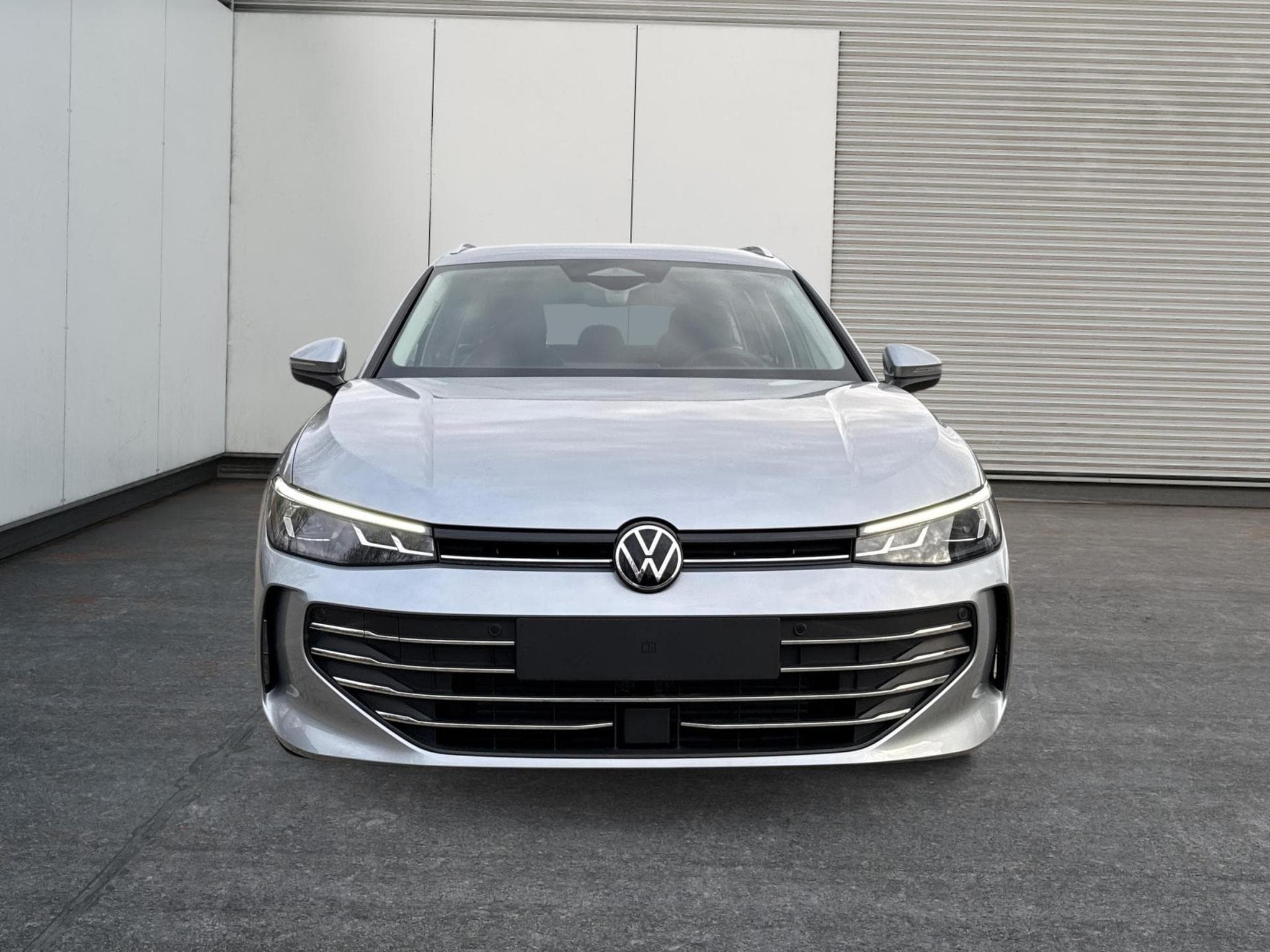 VW Passat Variant Business (2025) - Photo 8