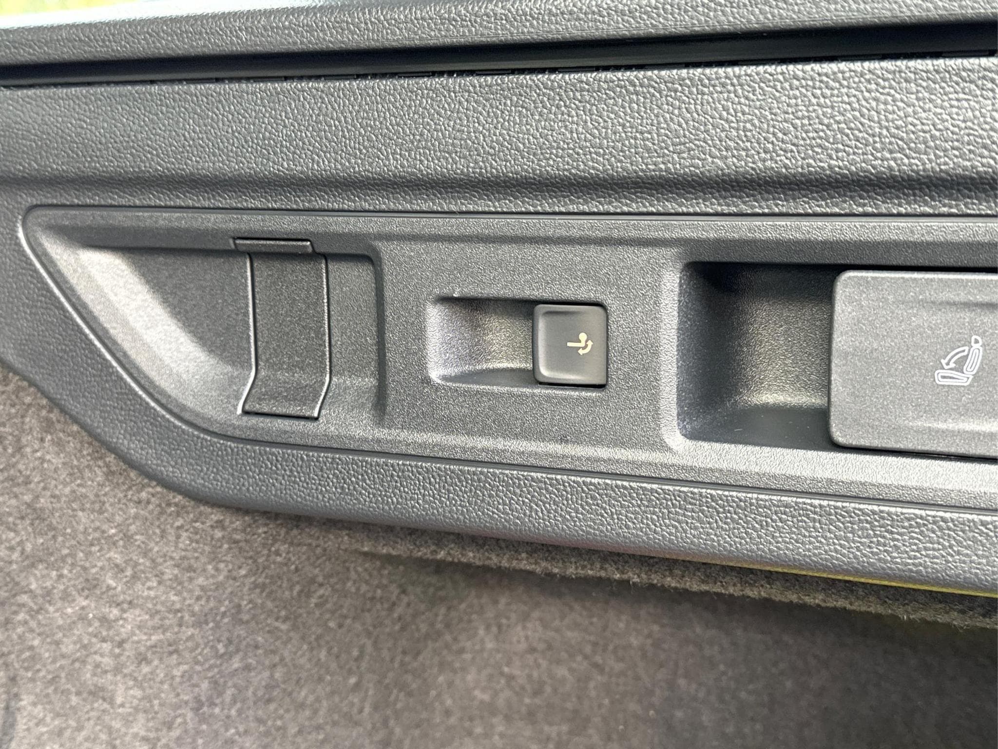 VW Passat Variant Business (2025) - Photo 13