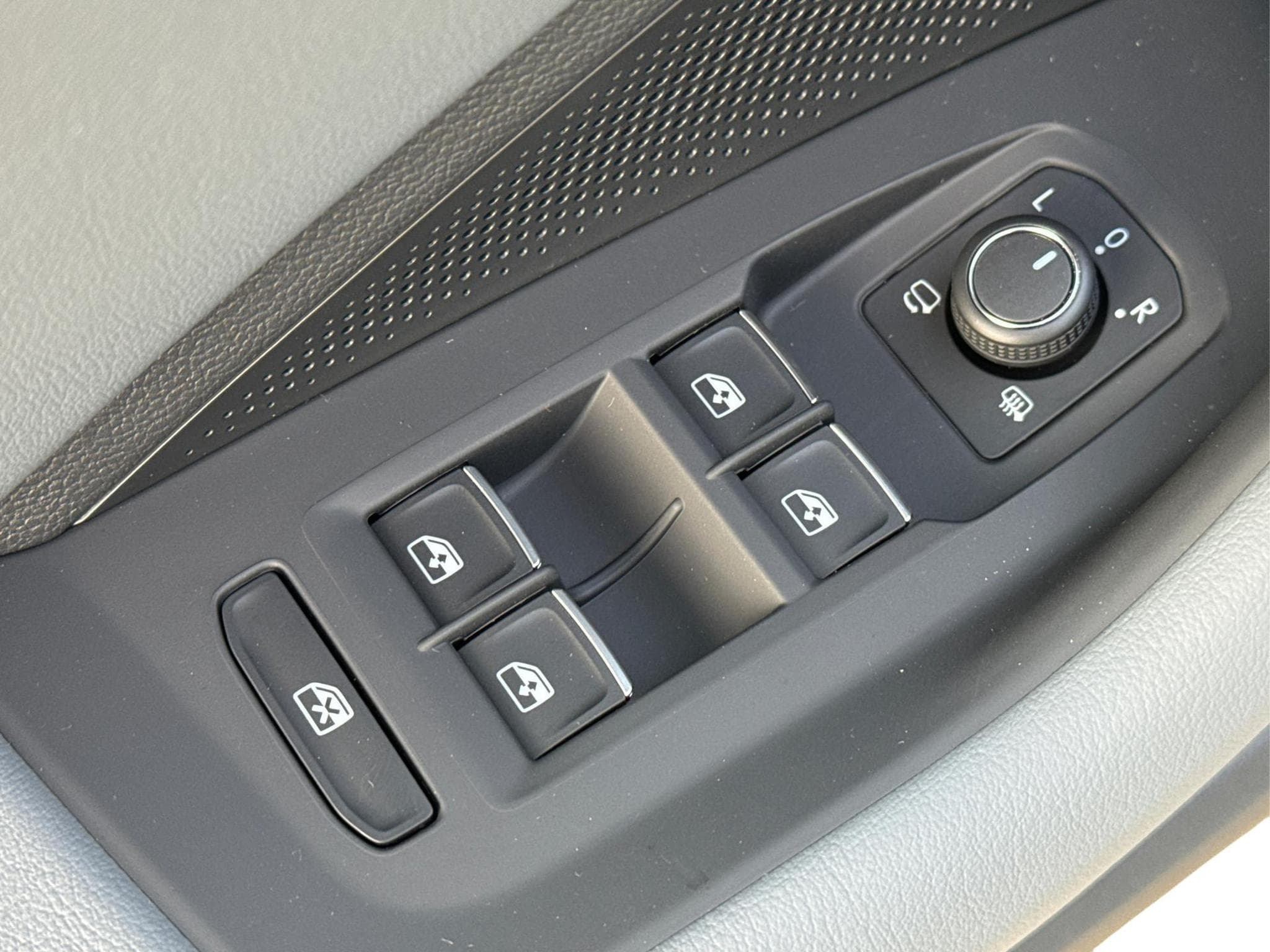 VW Passat Variant Business (2025) - Photo 19