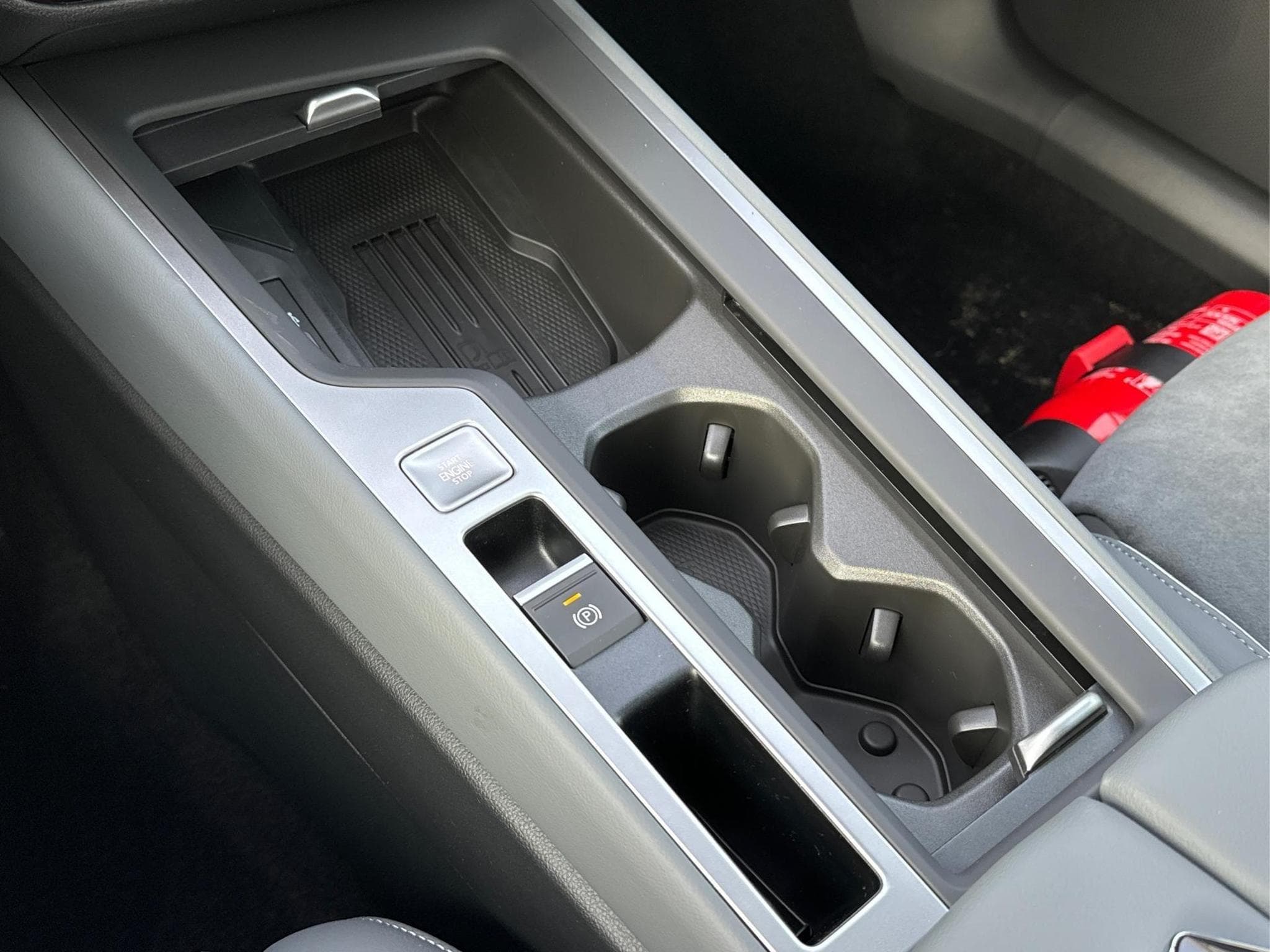 VW Passat Variant Business (2025) - Photo 24