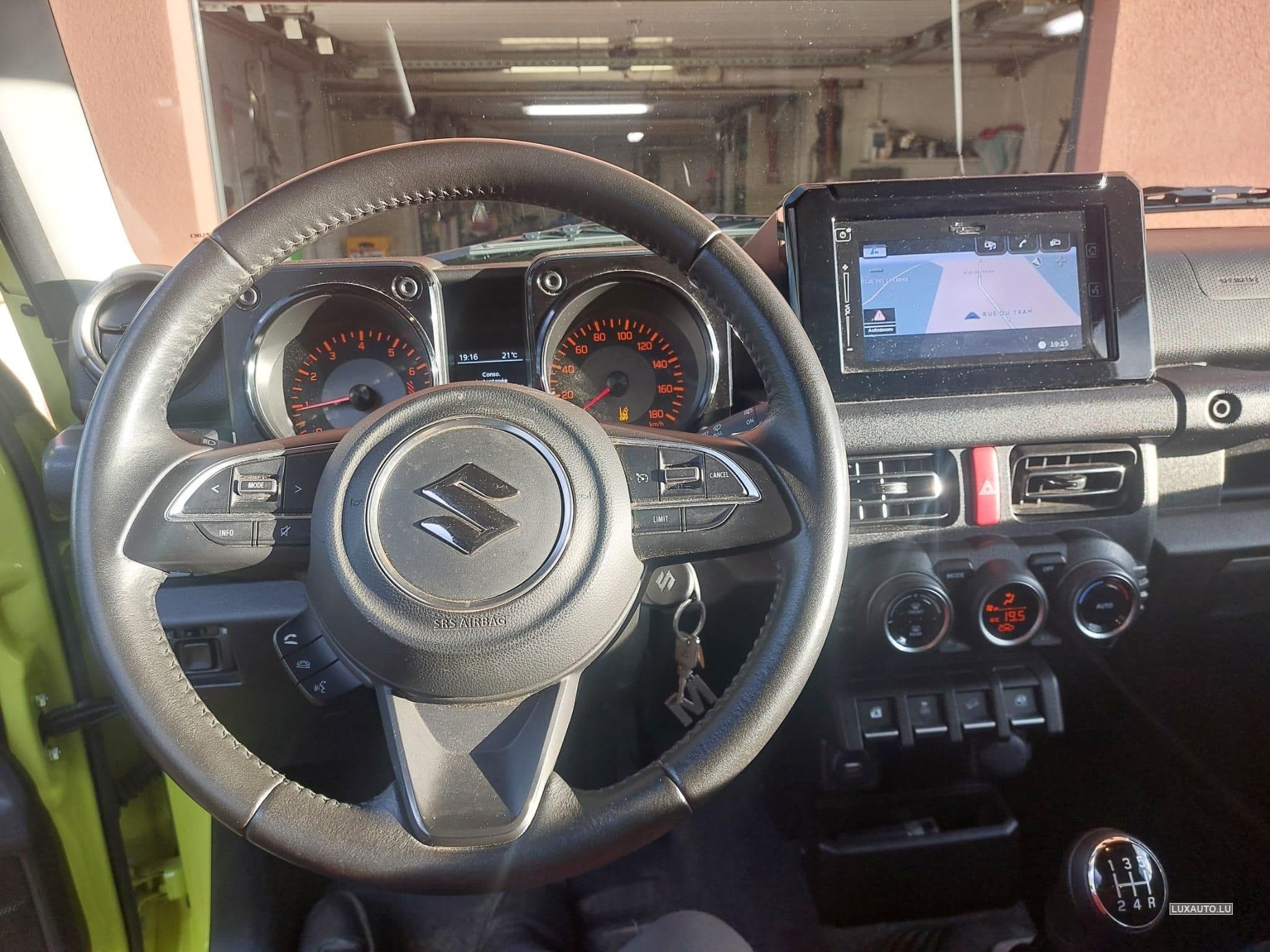 Suzuki Jimny GLX (2019) - Photo 6