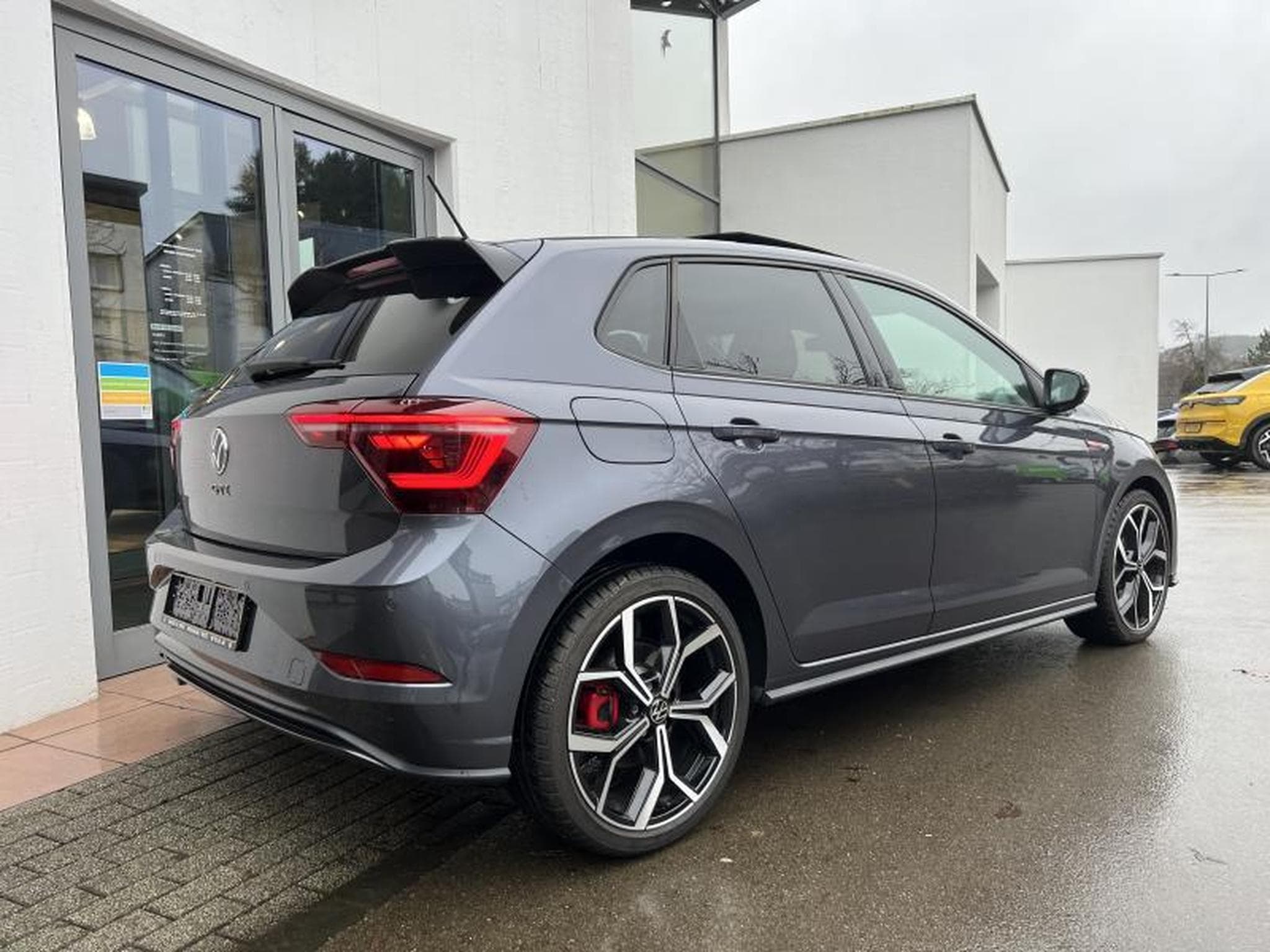 VW Polo GTI 2.0 TSI DSG (2024) - Photo 2