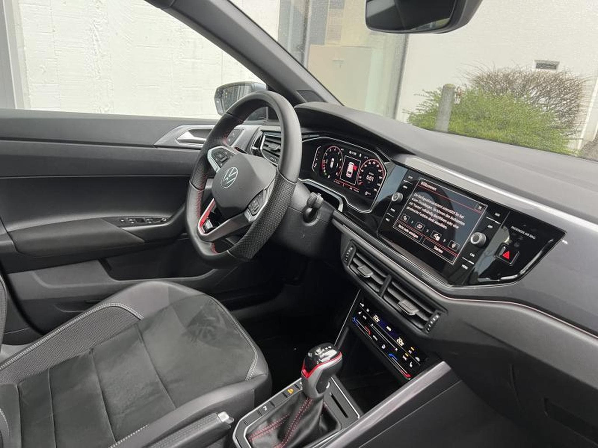 VW Polo GTI 2.0 TSI DSG (2024) - Photo 7