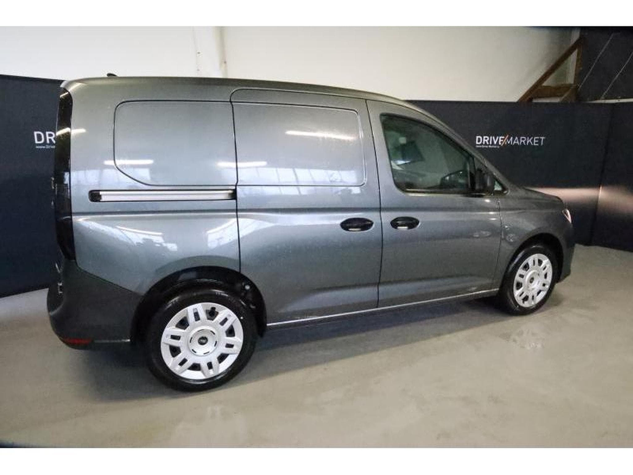 Ford Transit (2025) - Photo 12