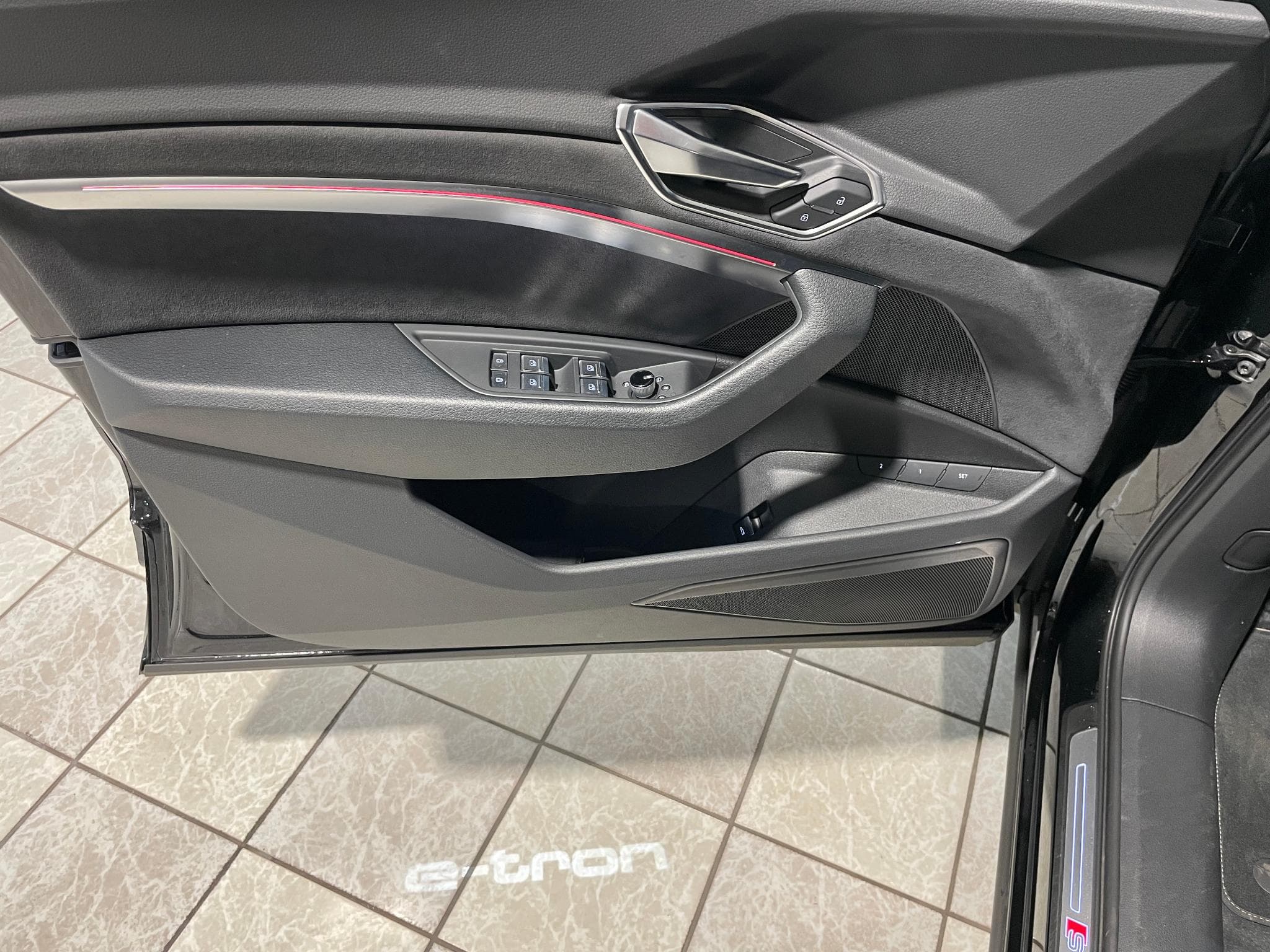 Audi e-tron e-tron 55 S-Line Quattro 300 kW 408cv (2024) - Photo 16