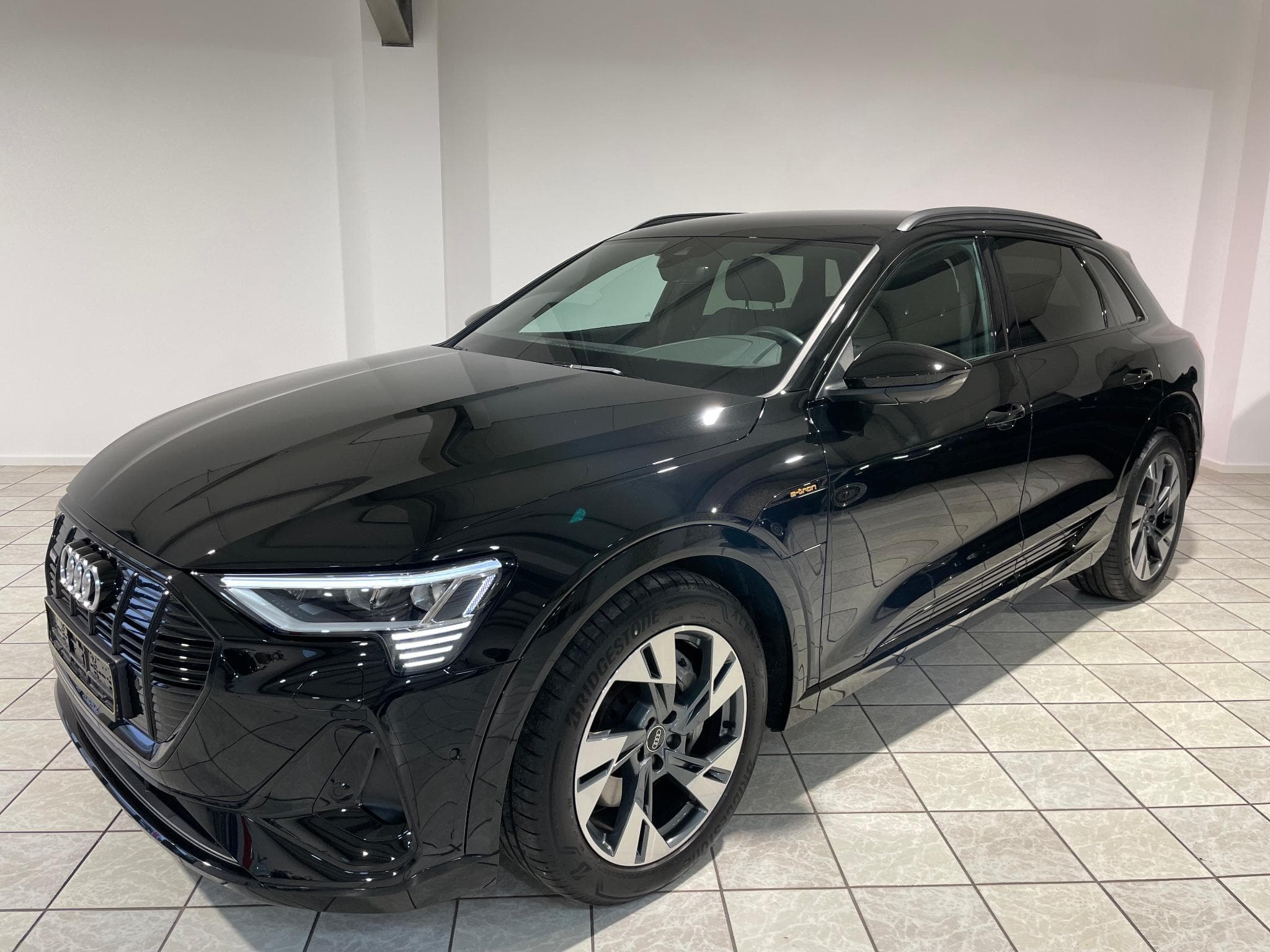 Audi e-tron e-tron 55 S-Line Quattro 300 kW 408cv (2024) - Photo 1