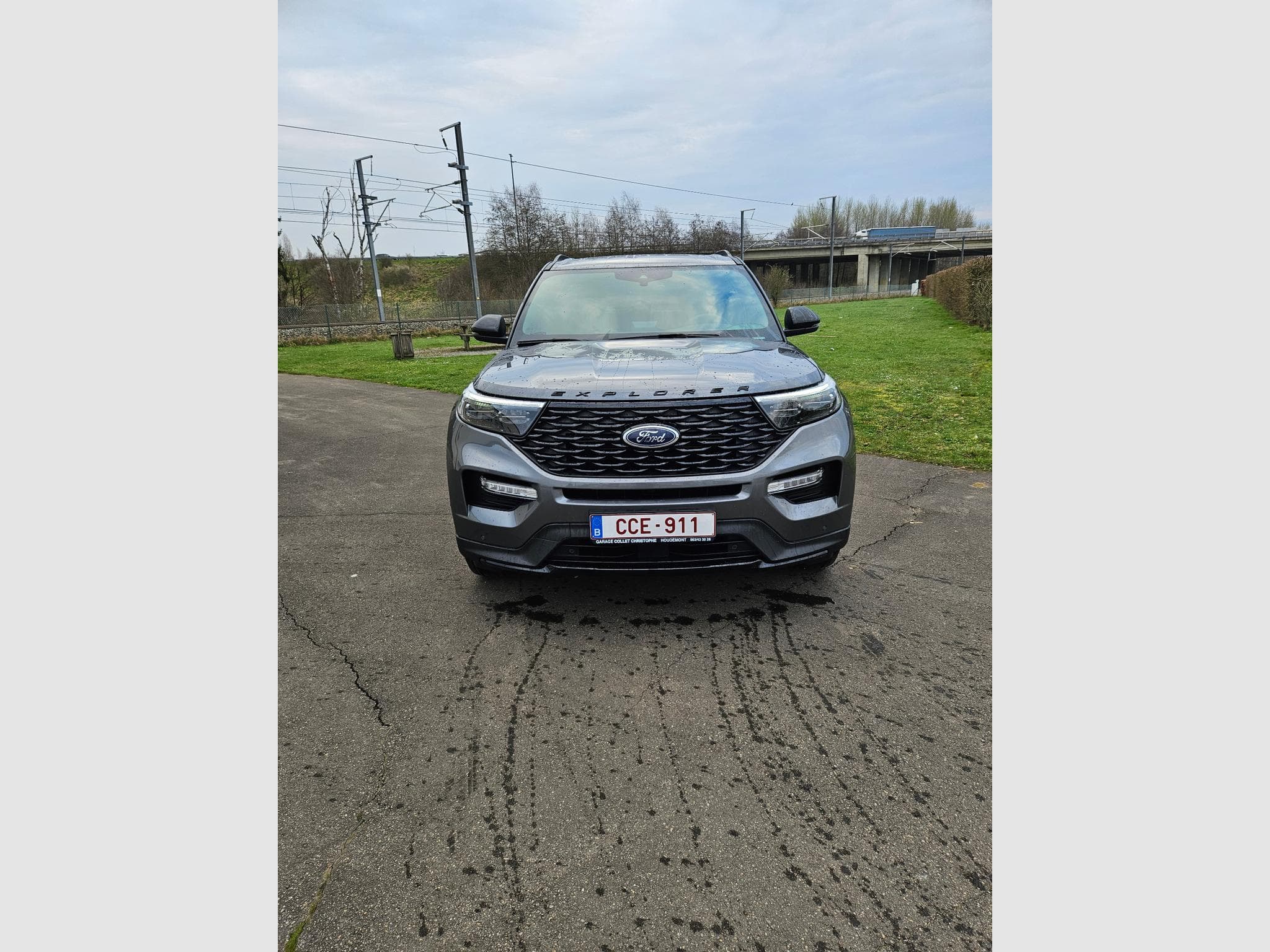 Ford Explorer 3000v6 essence  hybride (2024) - Photo 1