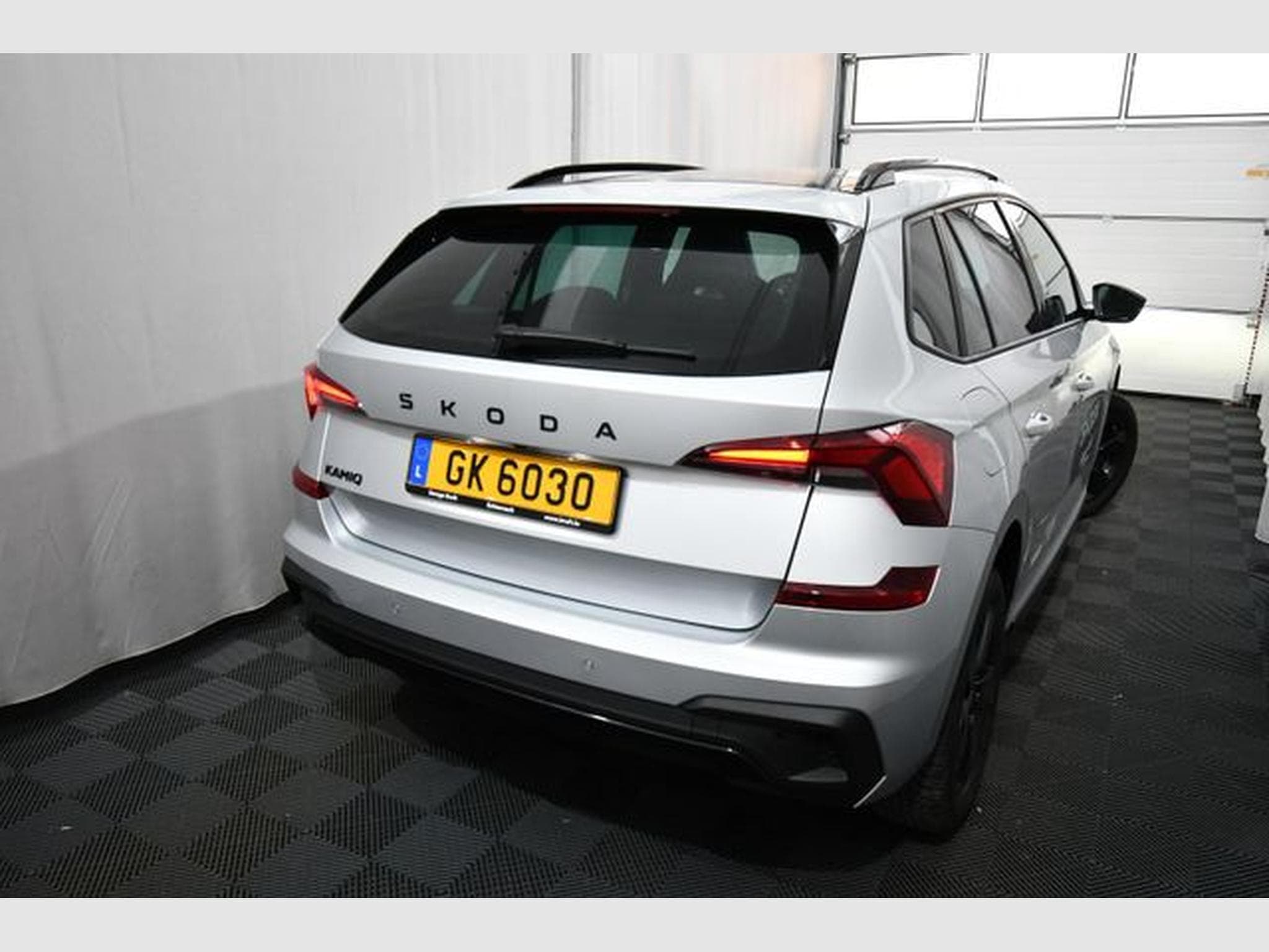 Skoda Kamiq Kamiq Monte Carlo, Navi, schw. AHK, Pano., R.Vie (2025) - Photo 4