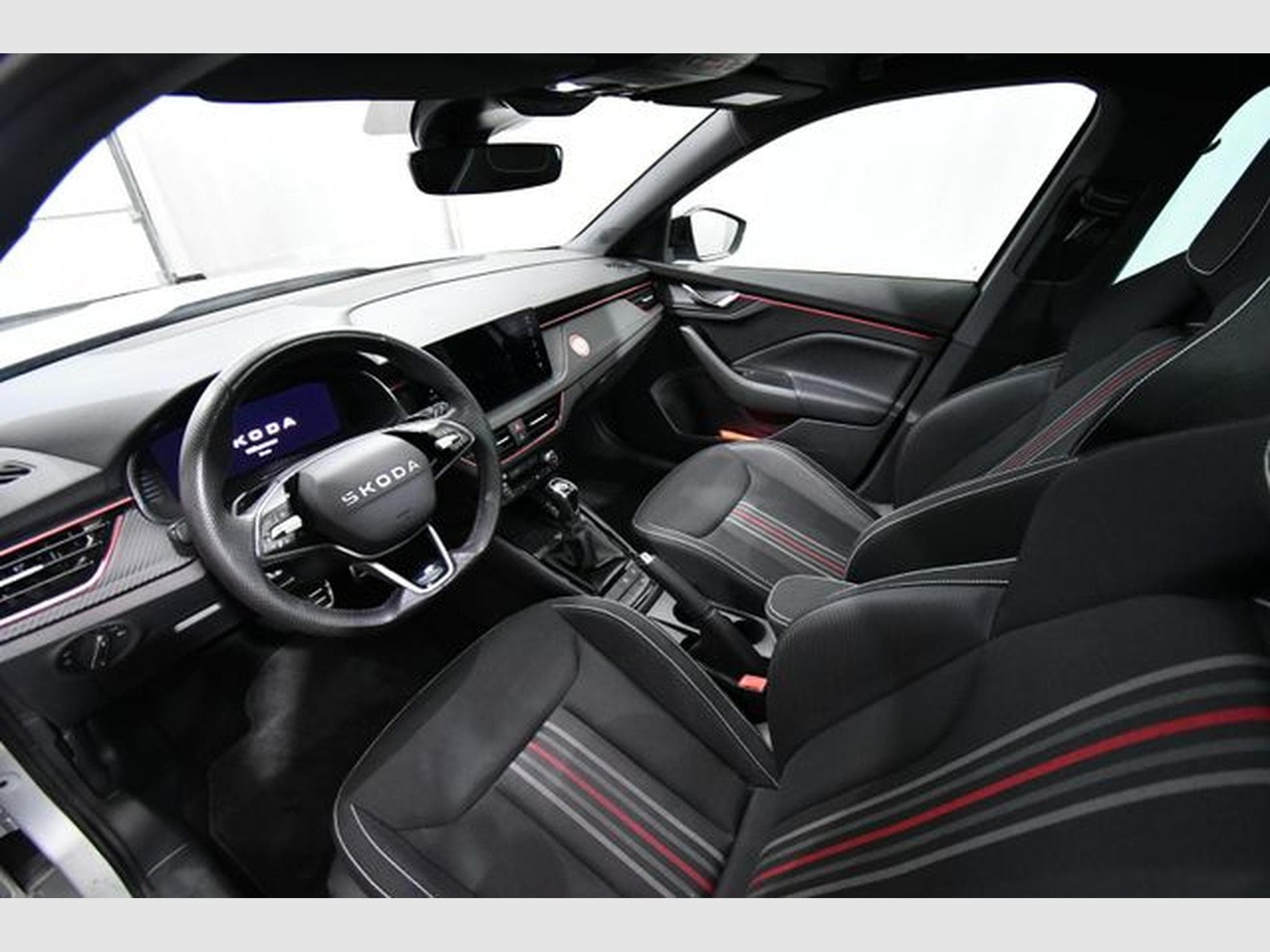 Skoda Kamiq Kamiq Monte Carlo, Navi, schw. AHK, Pano., R.Vie (2025) - Photo 6