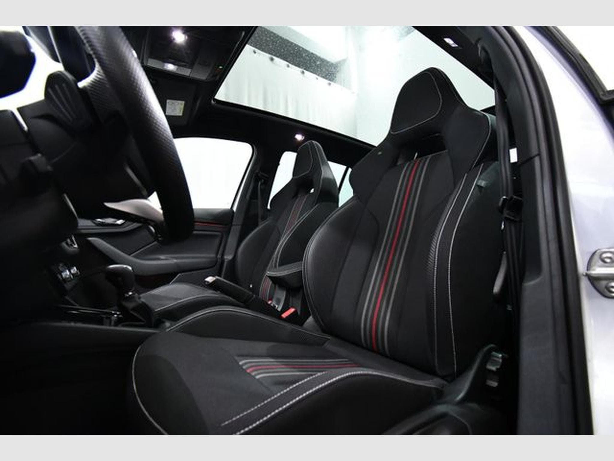 Skoda Kamiq Kamiq Monte Carlo, Navi, schw. AHK, Pano., R.Vie (2025) - Photo 7