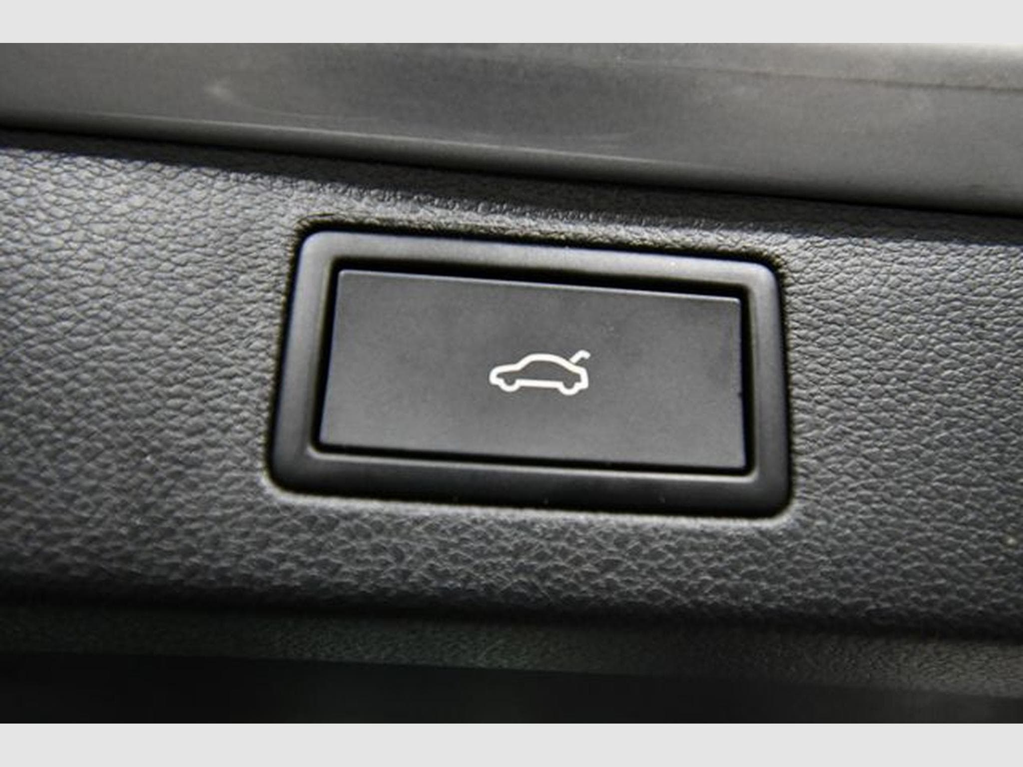 Skoda Kamiq Kamiq Monte Carlo, Navi, schw. AHK, Pano., R.Vie (2025) - Photo 9