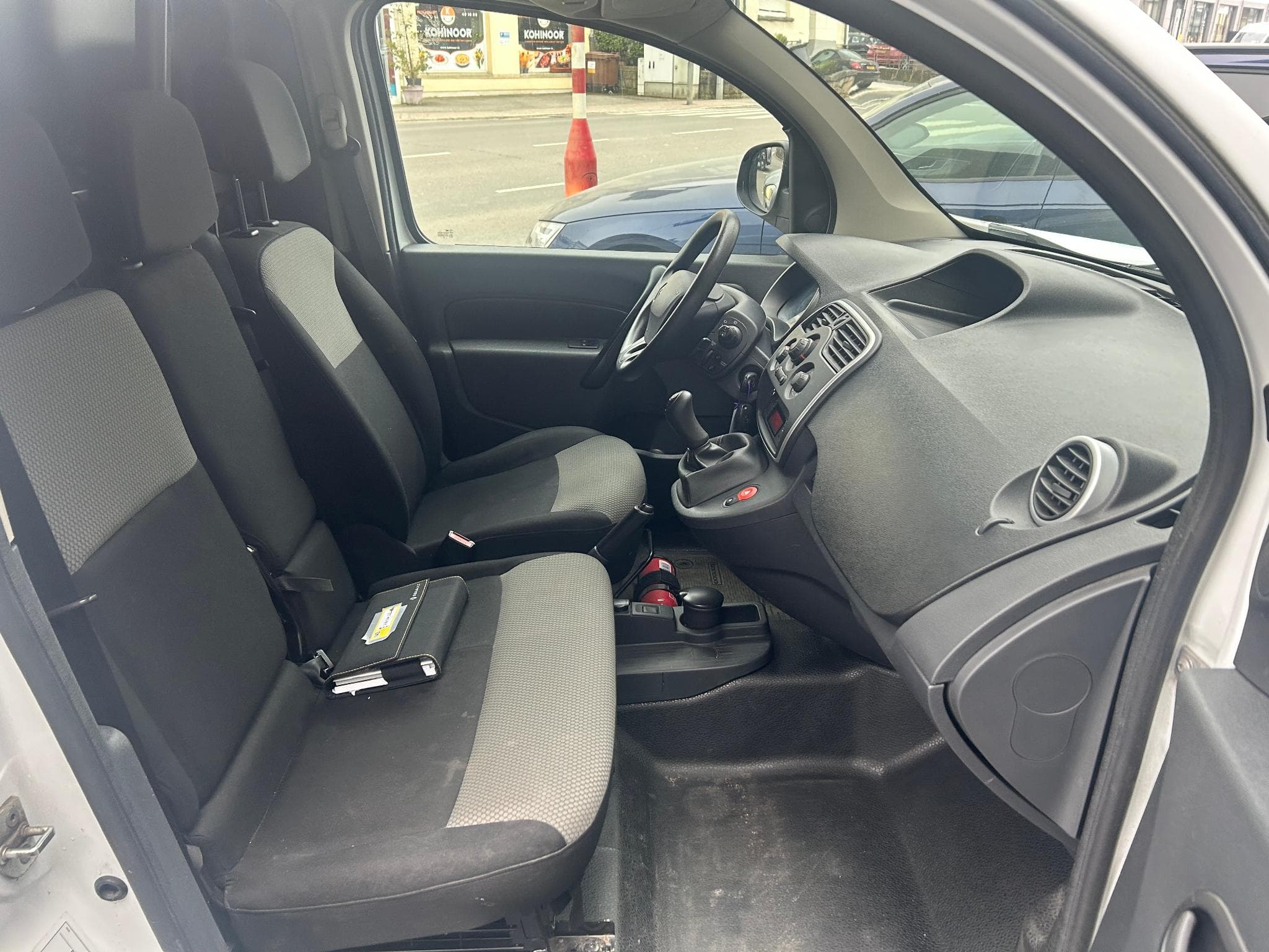 Renault Kangoo 1.5 dci 3 place (2019) - Photo 4