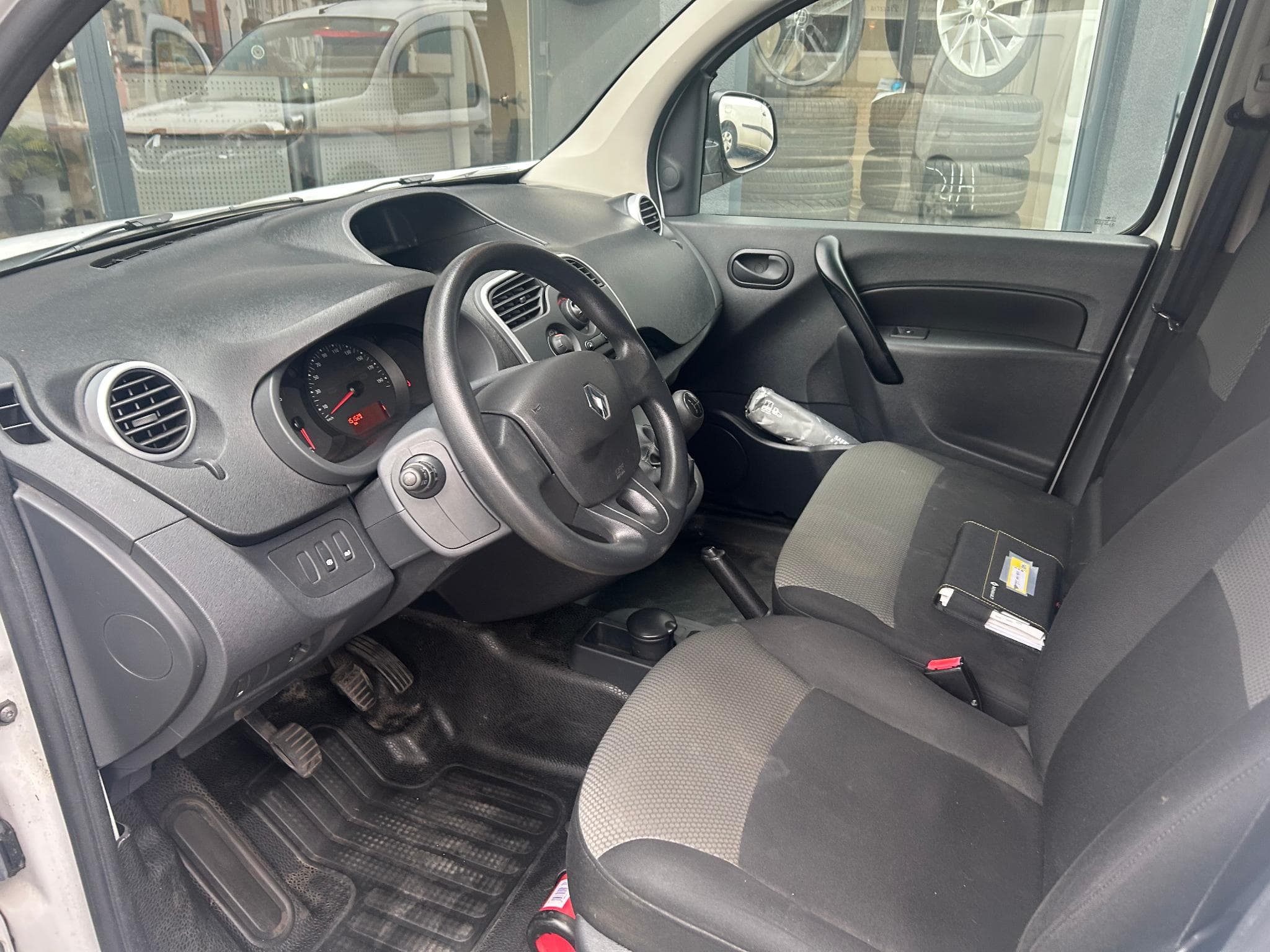 Renault Kangoo 1.5 dci 3 place (2019) - Photo 6