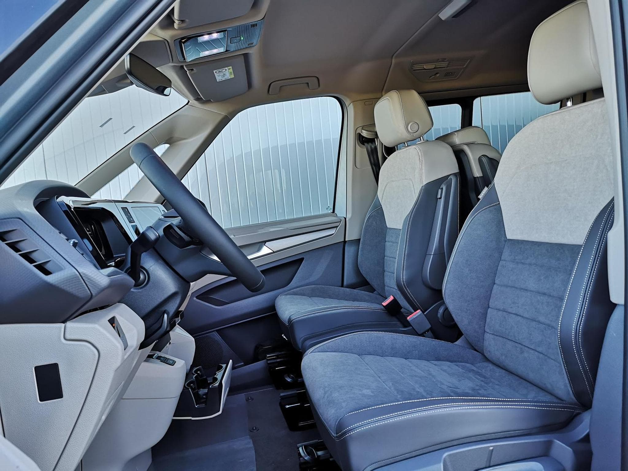 VW T7 Edition (2025) - Photo 8