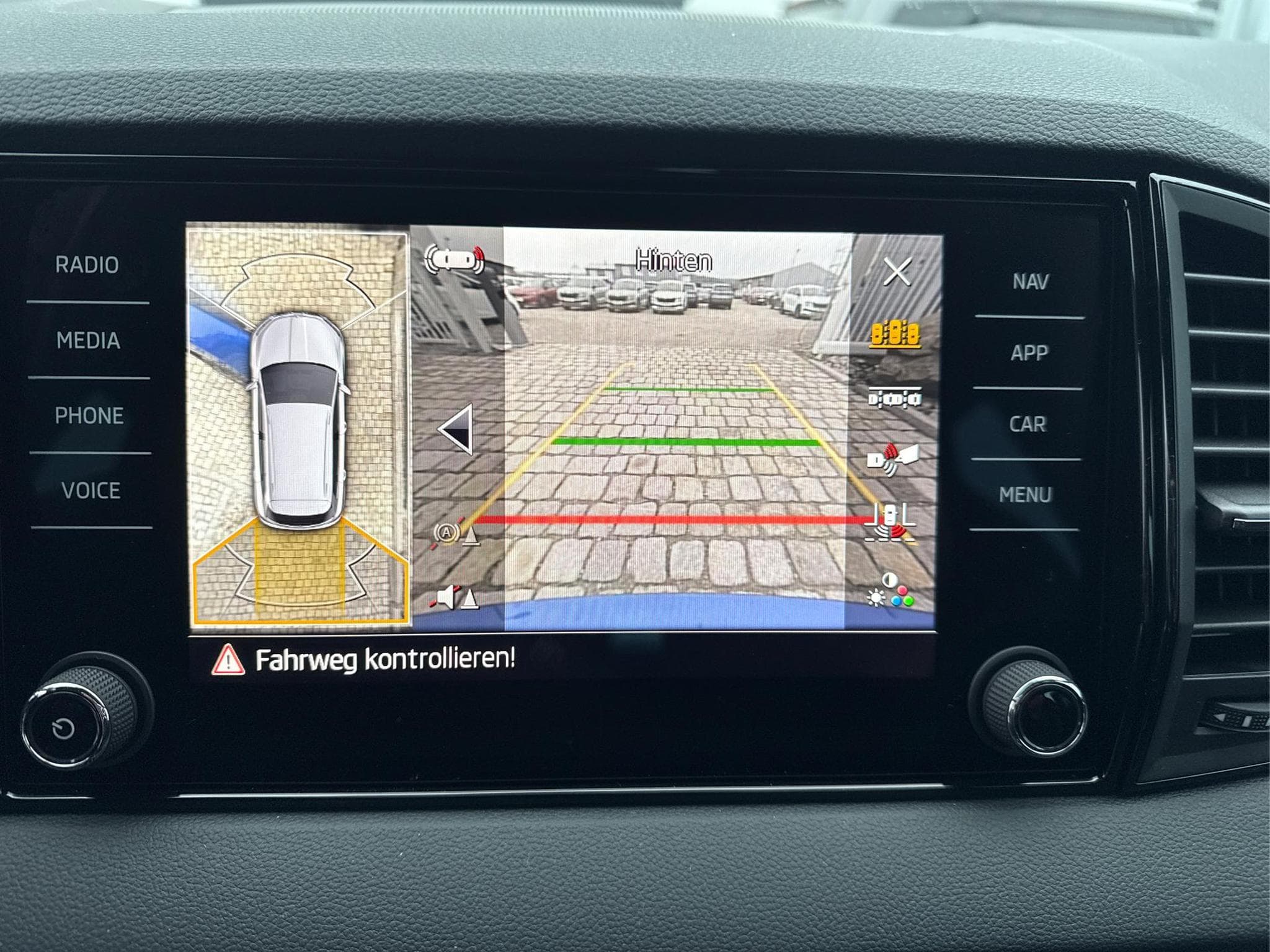 Skoda Karoq Sportline 1,5 TSI (2025) - Photo 7