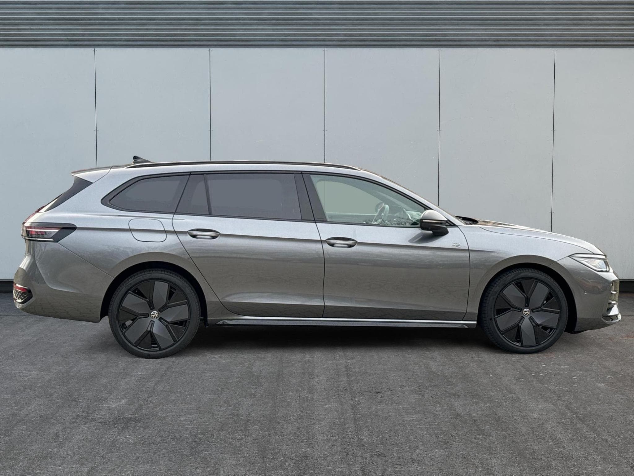 VW Passat Variant R-Line (2026) - Photo 5