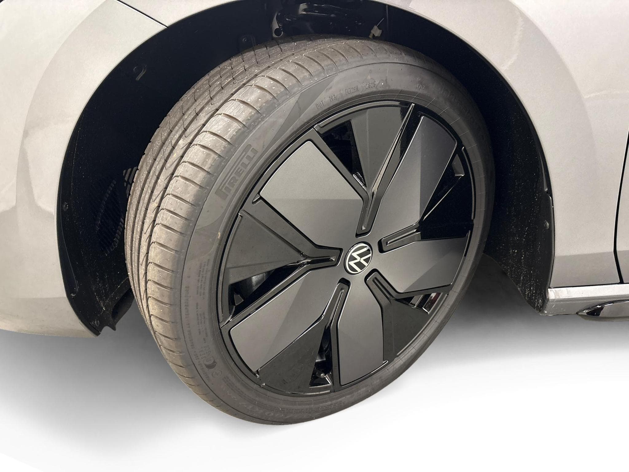 VW Passat Variant R-Line (2025) - Photo 11