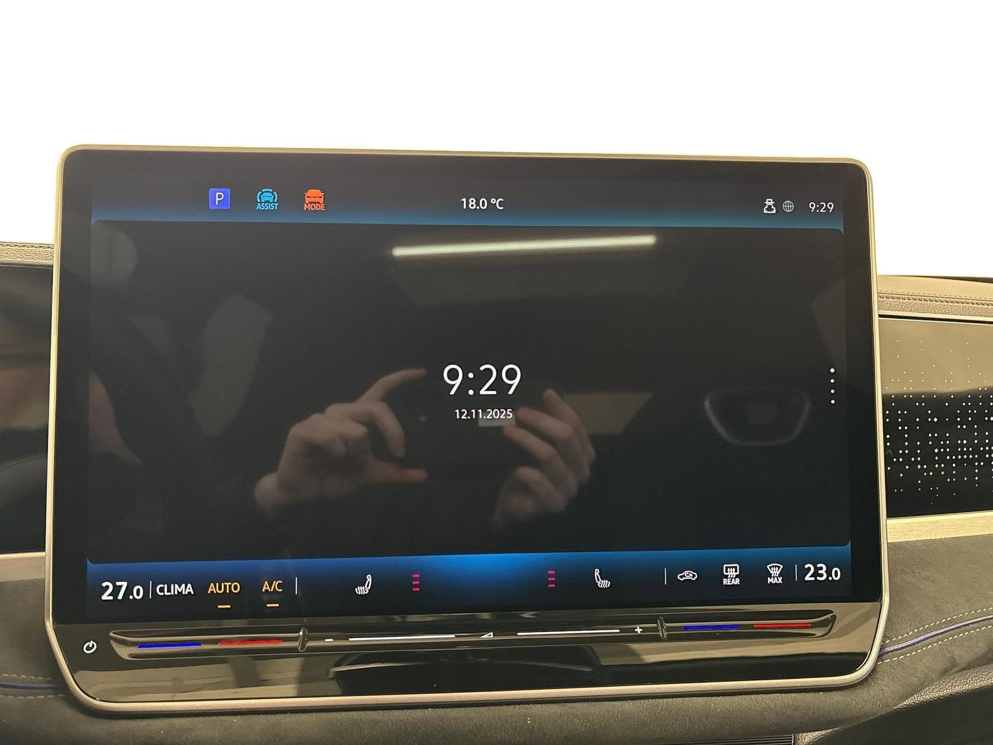 VW Passat Variant R-Line (2025) - Photo 15