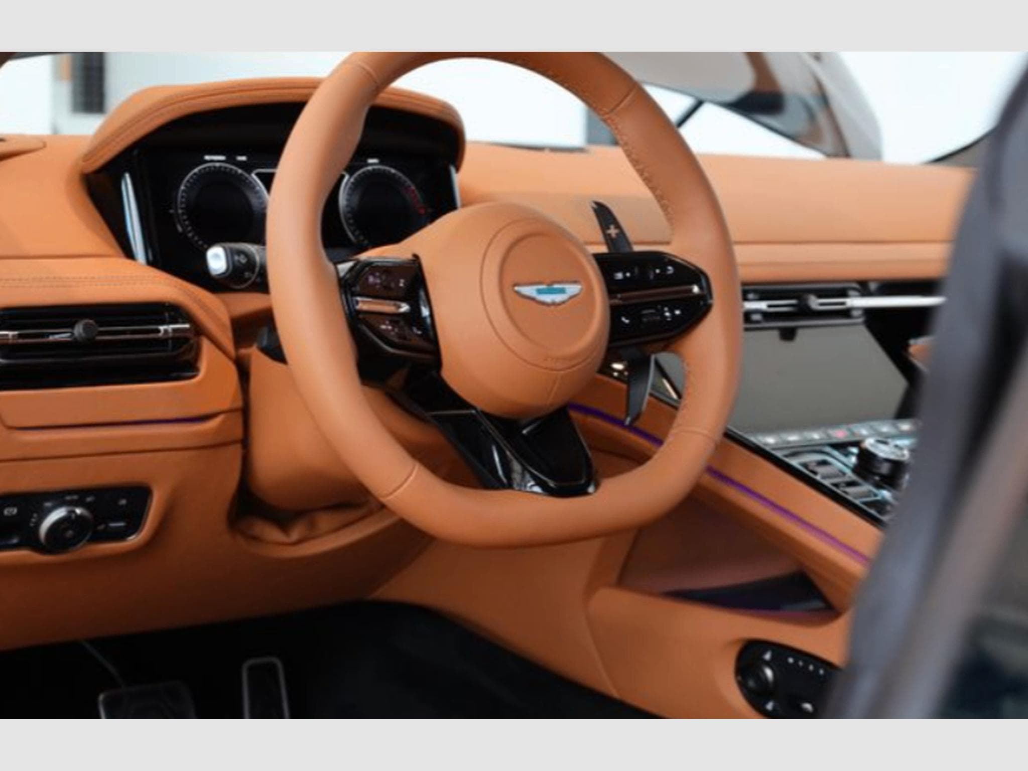 Aston-Martin DB12 4.0l V8 680cv (2025) - Photo 10