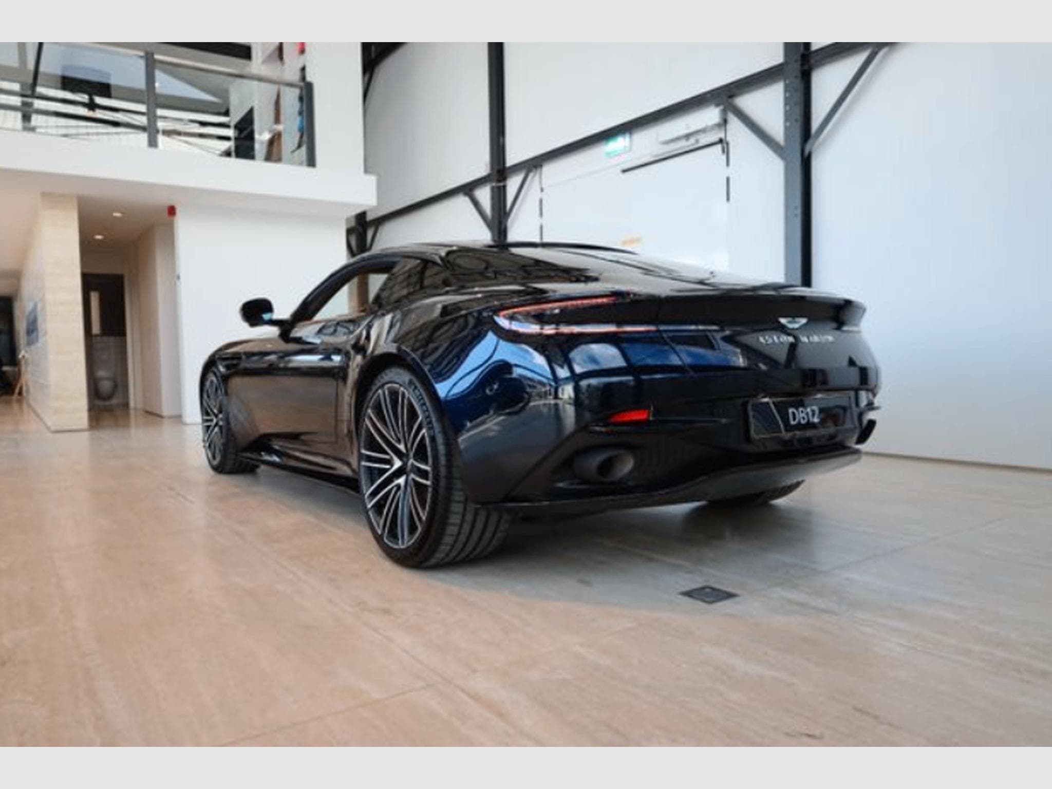 Aston-Martin DB12 4.0l V8 680cv (2025) - Photo 3