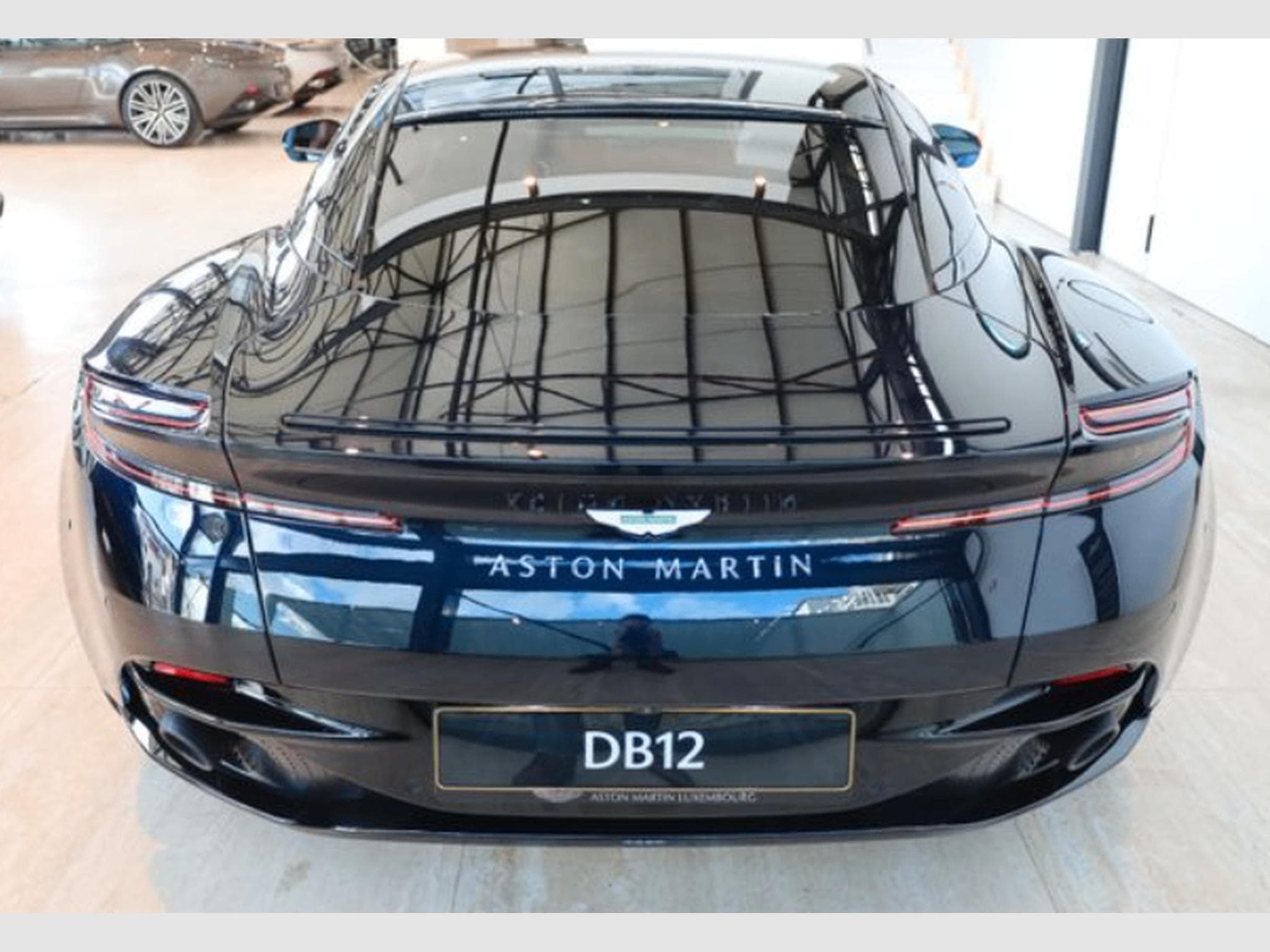 Aston-Martin DB12 4.0l V8 680cv (2025) - Photo 5