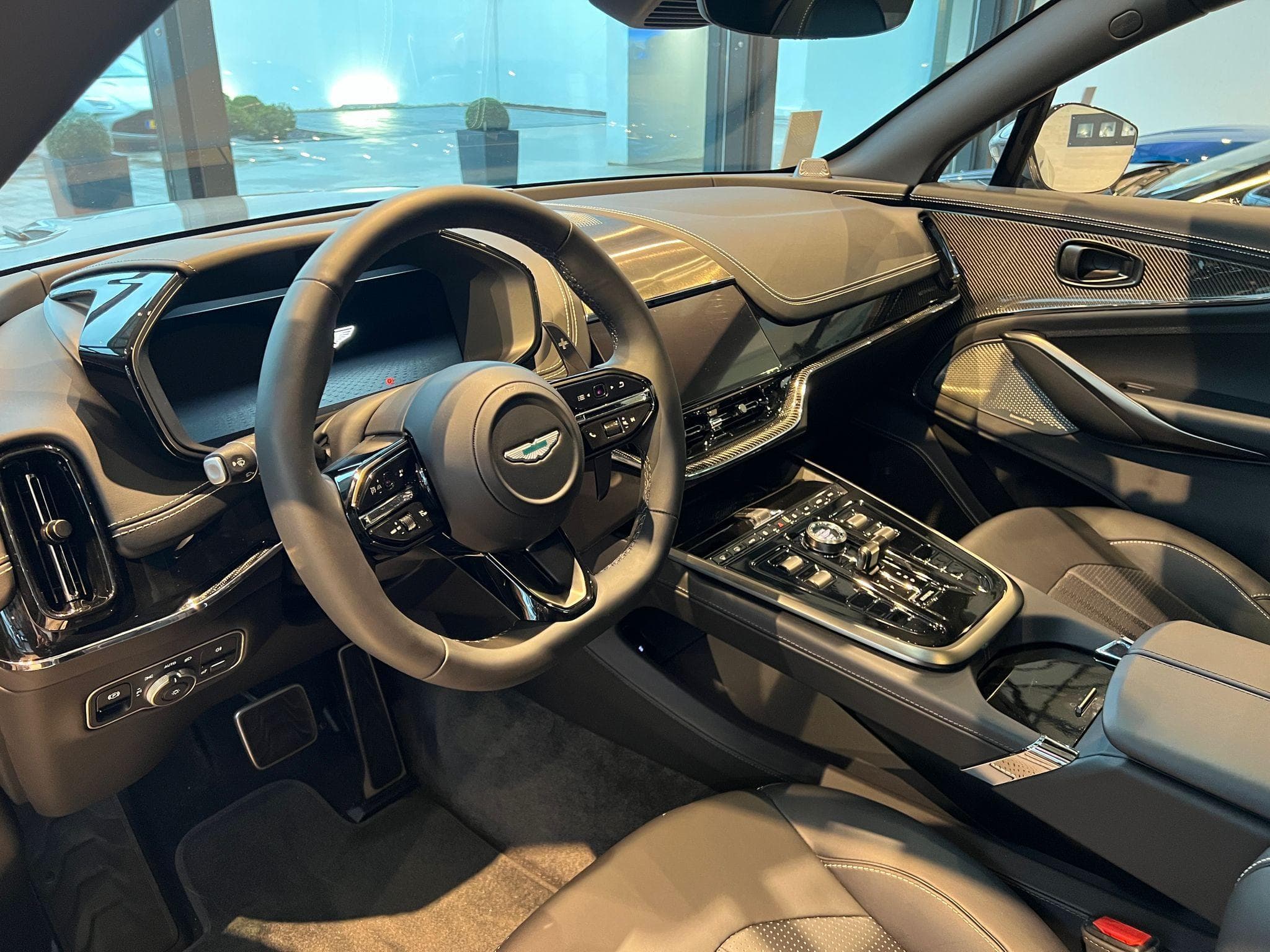 Aston-Martin DBX DBX707 (2025) - Photo 7