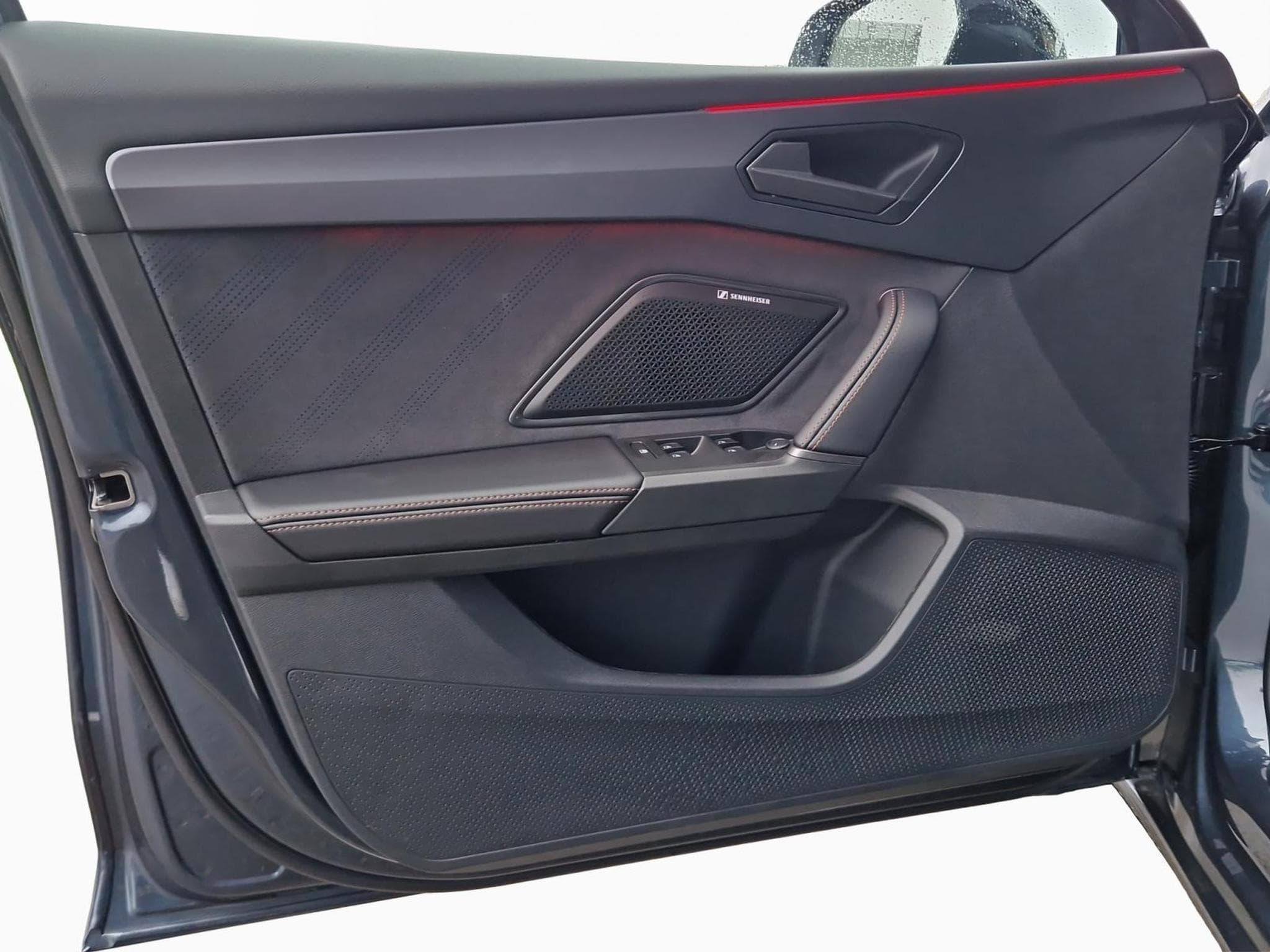 Cupra Leon 1.5 eTSI DSG (2025) - Photo 15