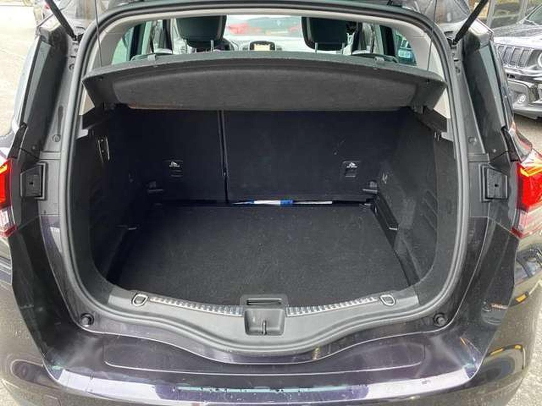 Renault Scenic 1.2 TCE INITALE - JUSQU'A 36 MOIS DE GARANTIE (2019) - Photo 18