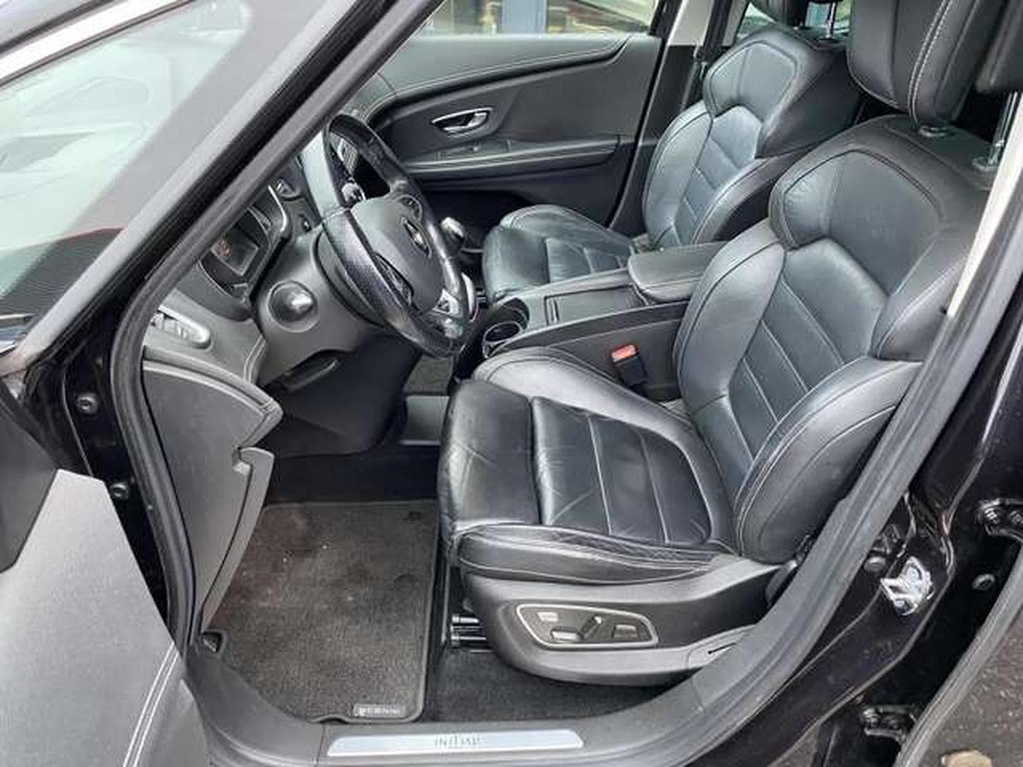 Renault Scenic 1.2 TCE INITALE - JUSQU'A 36 MOIS DE GARANTIE (2019) - Photo 8