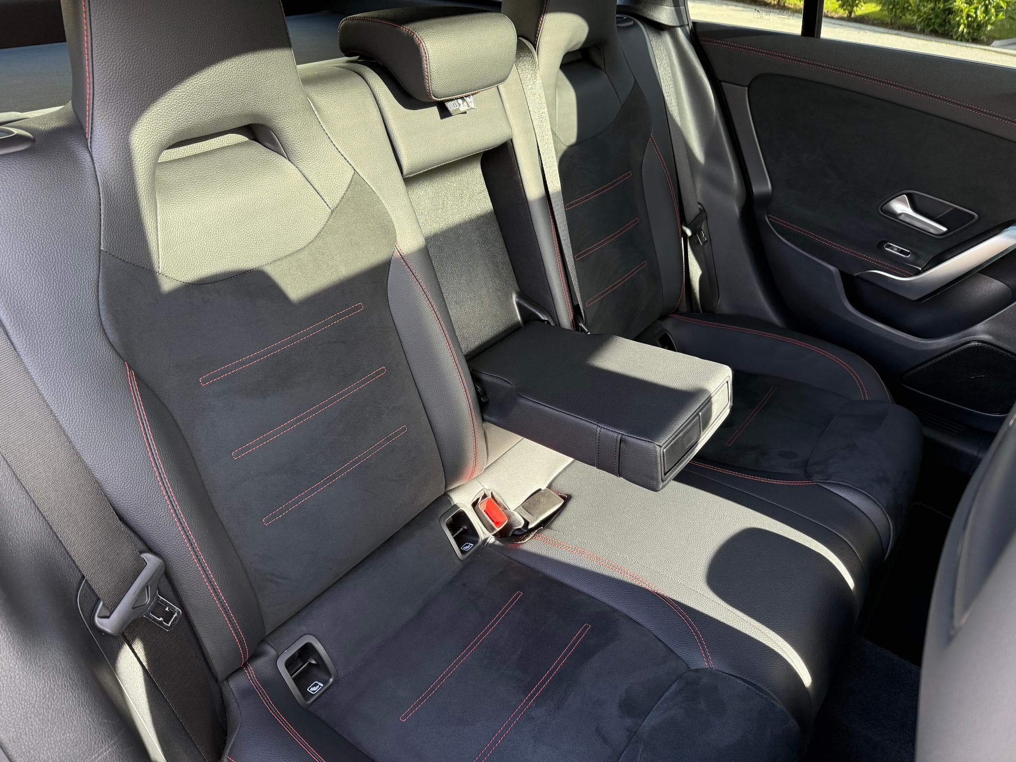 Mercedes CLA 200 DA SHOOTING BRAKE AMG-LINE 150 PS FAP (2022) - Photo 9